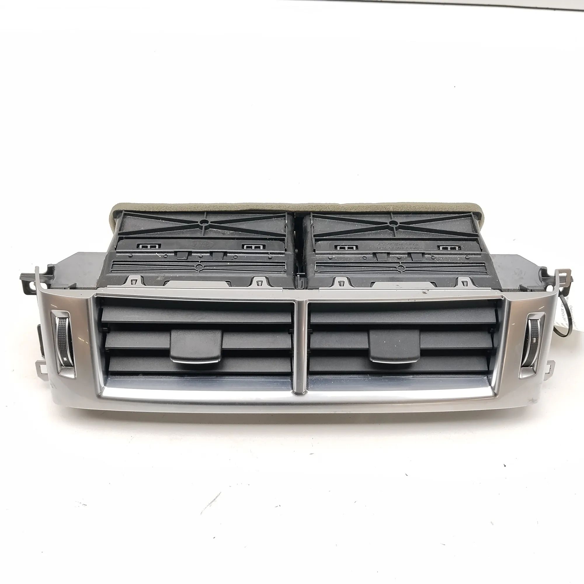 Land Rover Range Rover Sport (L494) Dashboard Air Vents Dashboard Air Vents — LAND ROVER RANGE ROVER SP...