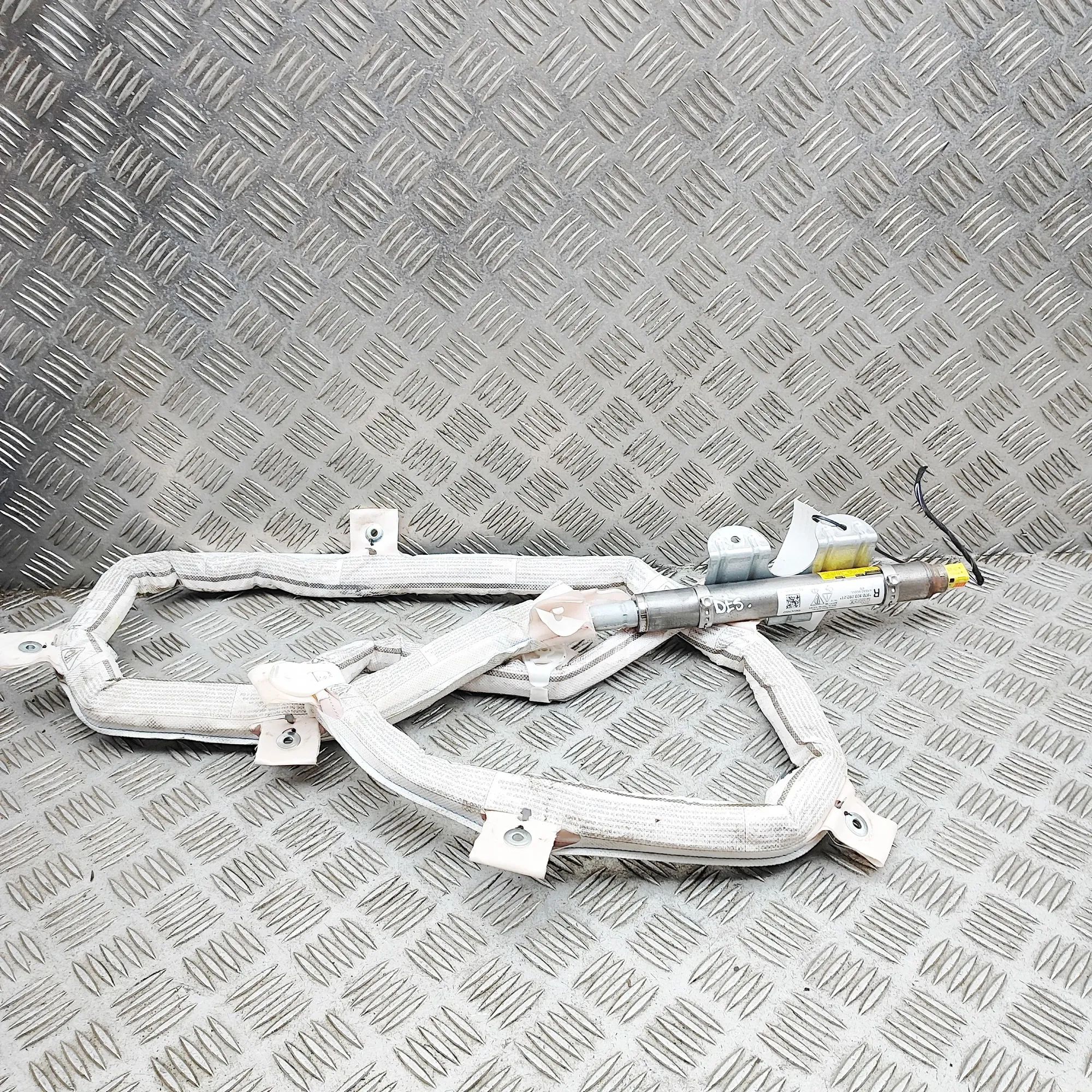 Porsche Panamera Right Side Roof Safety Curtain SRS Right Side Roof Safety Curtain SRS — PORSCHE PA...