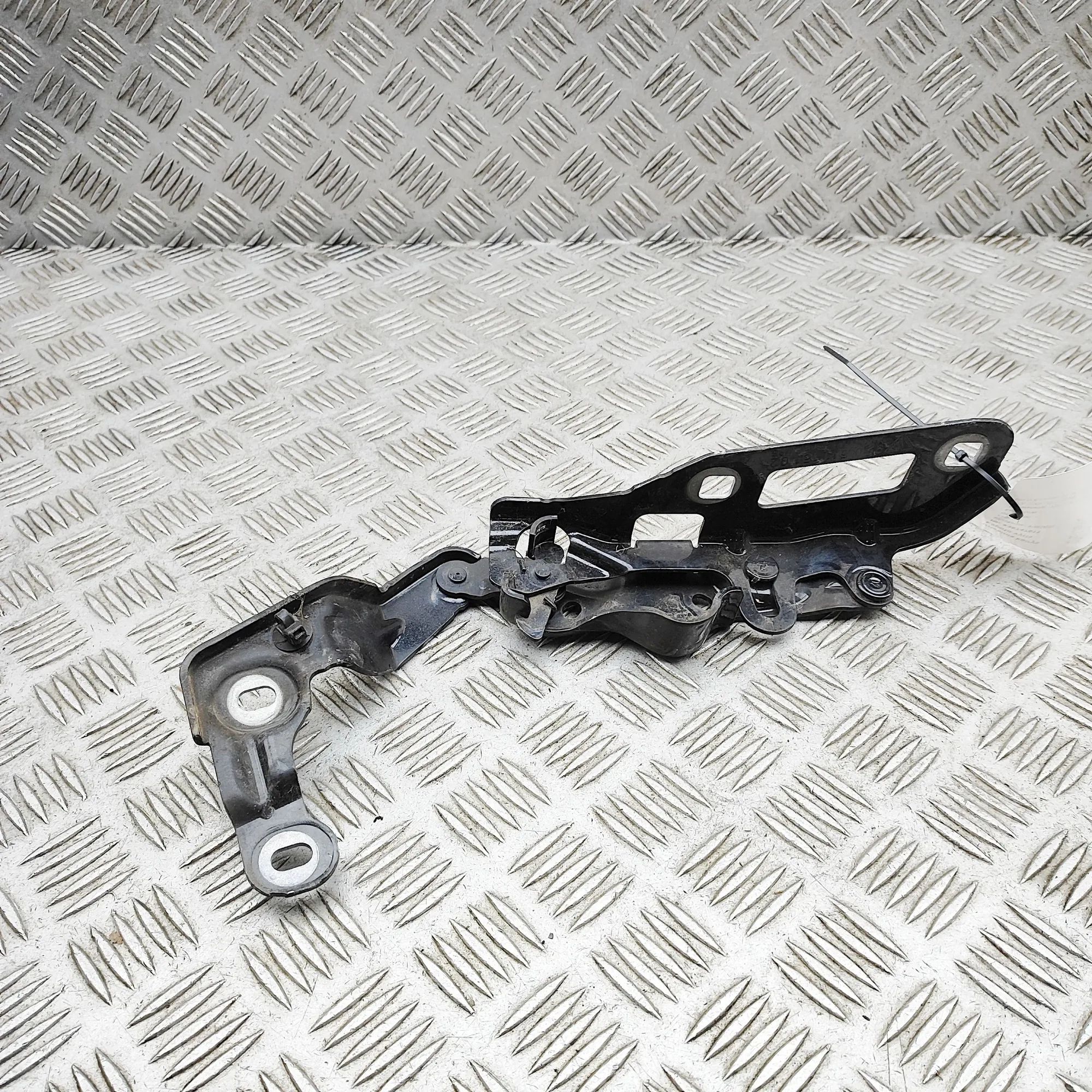 Porsche Panamera Bonnet hinge — front left Bonnet hinge — front left — PORSCHE PANAMERA (9...