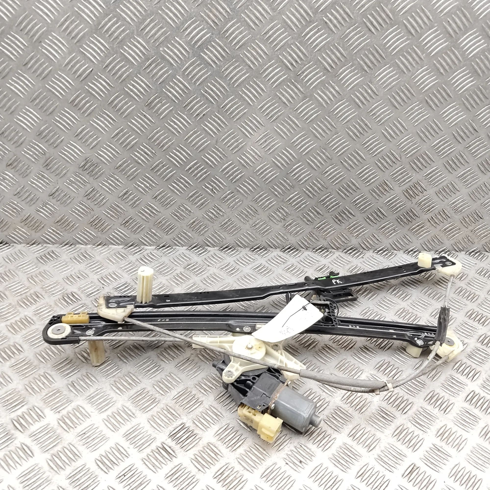 Land Rover Range Rover Sport (L494) Front Left Door Window Regulator Front Left Door Window Regulator — LAND ROVER R...