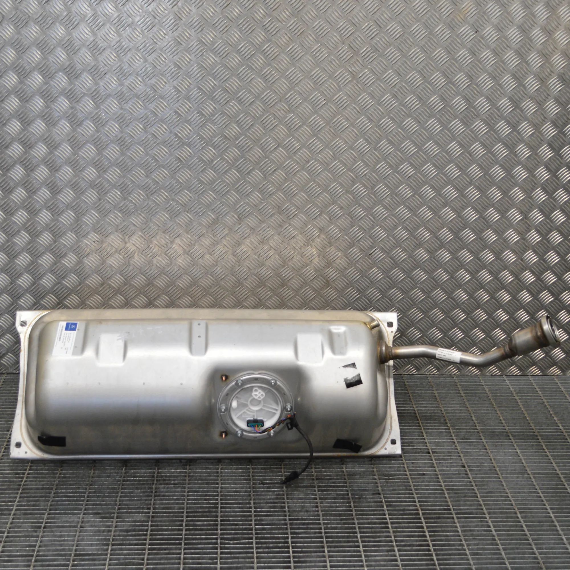 Mercedes-Benz SLK (R172) топливный бак Fuel Tank — MERCEDES BENZ SLK (R172) (2011-...)...