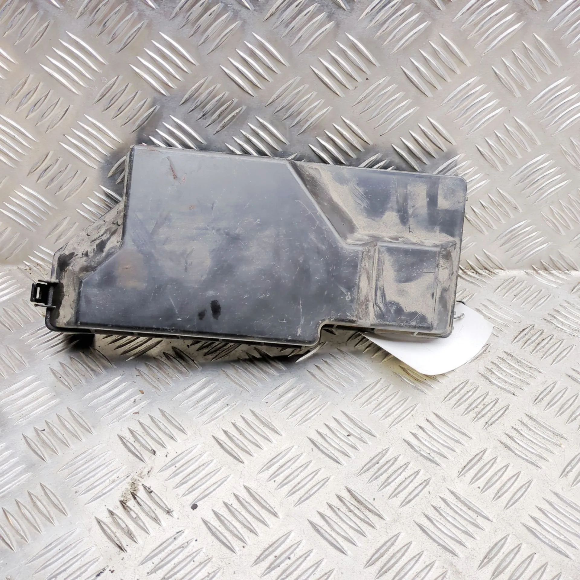 Isuzu D-Max Kaitsmeploki kaas Fuse Box Cover — ISUZU D-MAX (II TFR, TFS) (201...