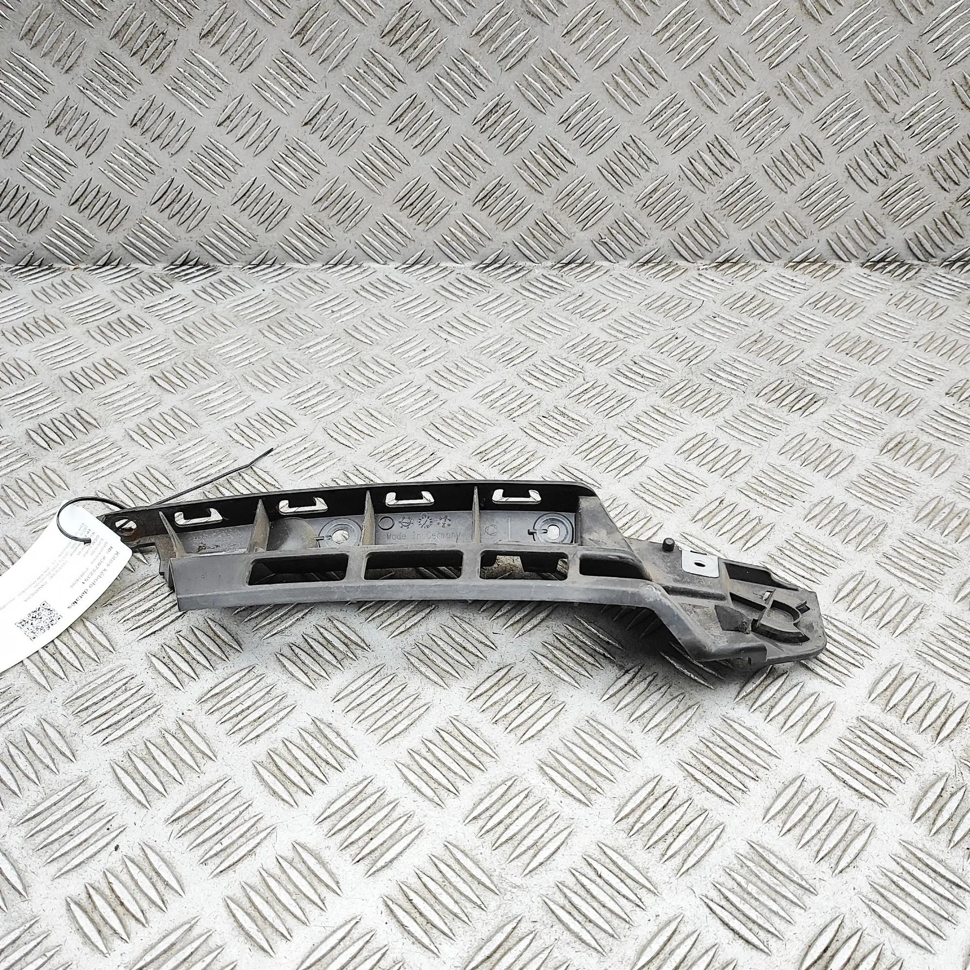 Porsche Panamera Rear Left Bumper Bracket Rear Left Bumper Bracket — PORSCHE PANAMERA (97...