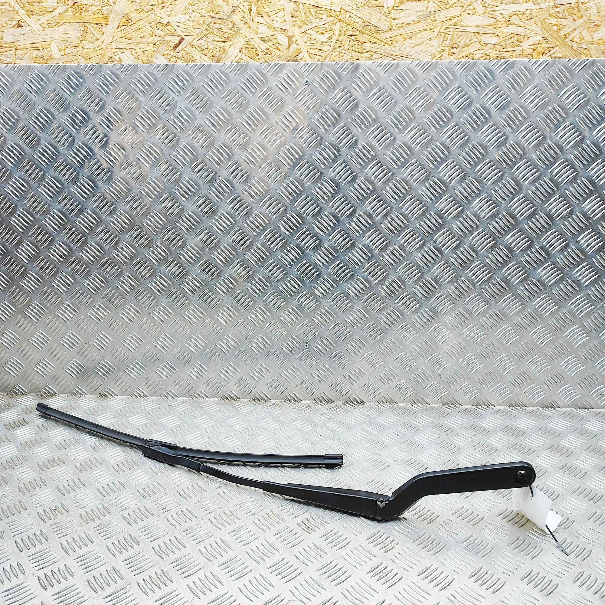 Porsche Panamera Front wiper blade arm Front wiper blade arm — PORSCHE PANAMERA (970) ...