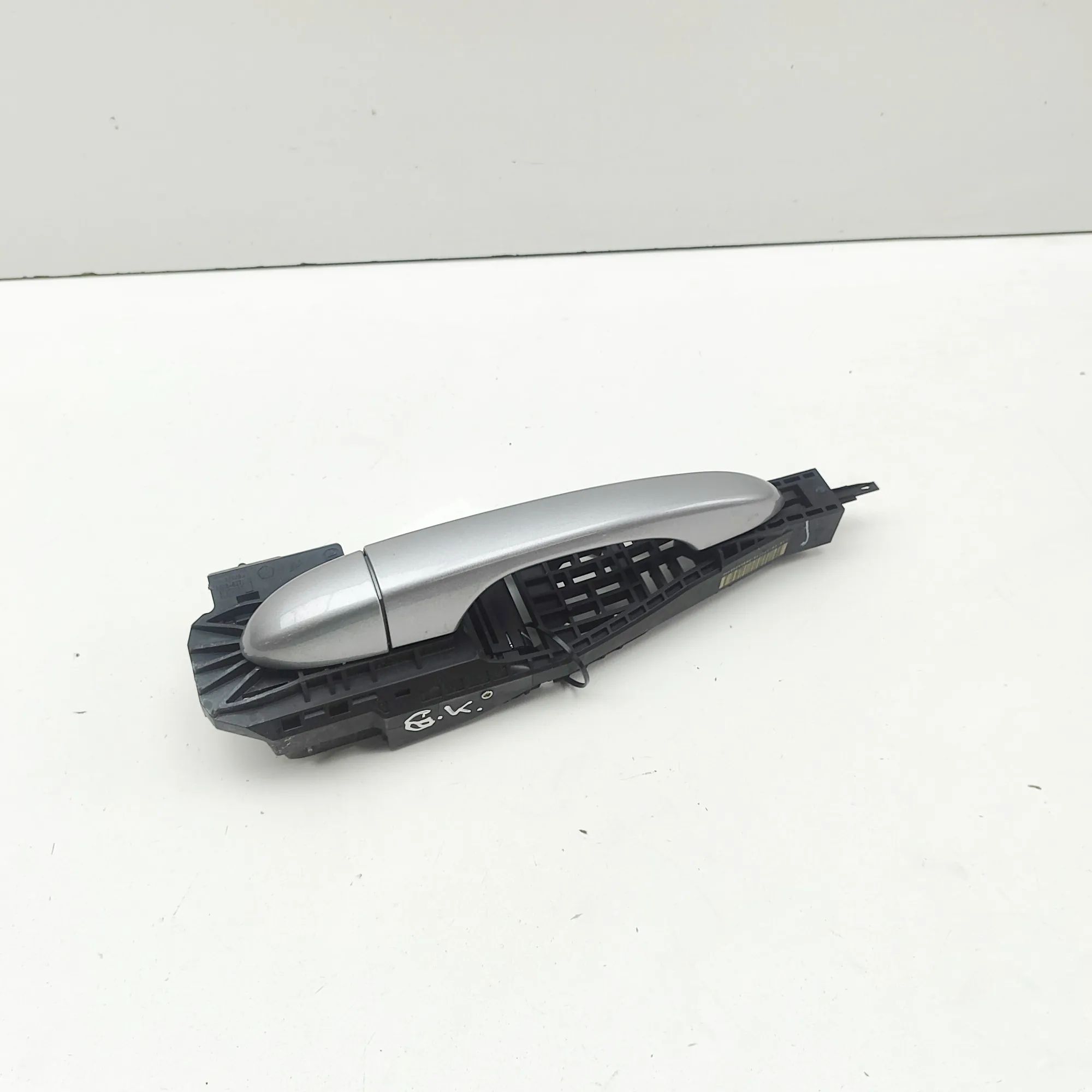 Jeep Cherokee (KL) Exterior door handle — rear left Exterior door handle — rear left — JEEP CHEROKE...