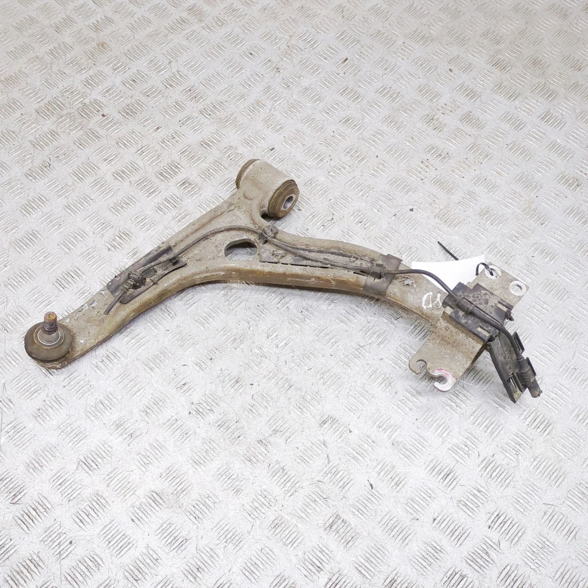 Mercedes-Benz CLA (C117) Front Left Lower Control Arm