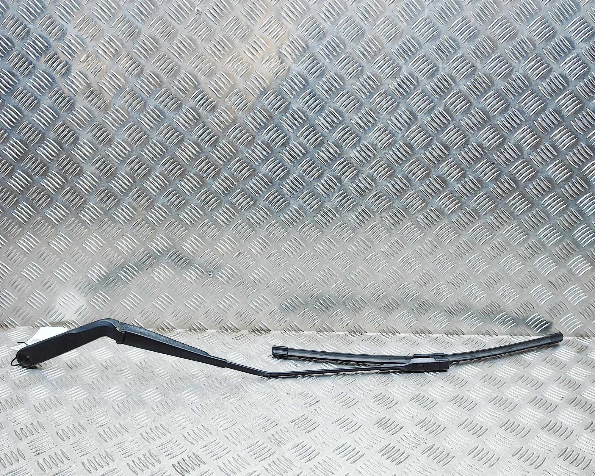 Porsche Panamera Front wiper blade arm Front wiper blade arm — PORSCHE PANAMERA (970) ...