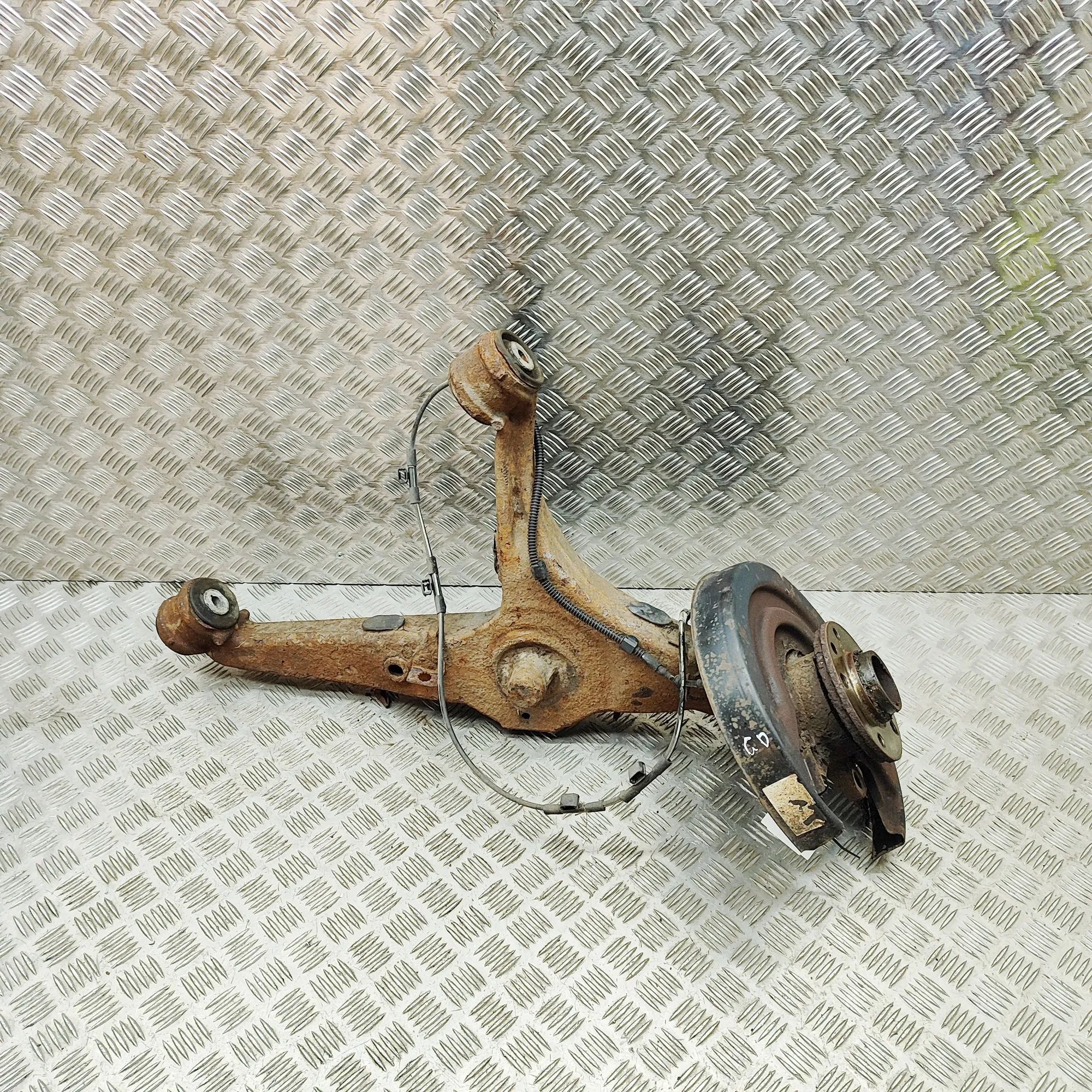 Volkswagen Transporter (T5, Caravelle, Multivan) Rear Right Wheel Hub Rear Right Wheel Hub — VW TRANSPORTER (V T5 Van...