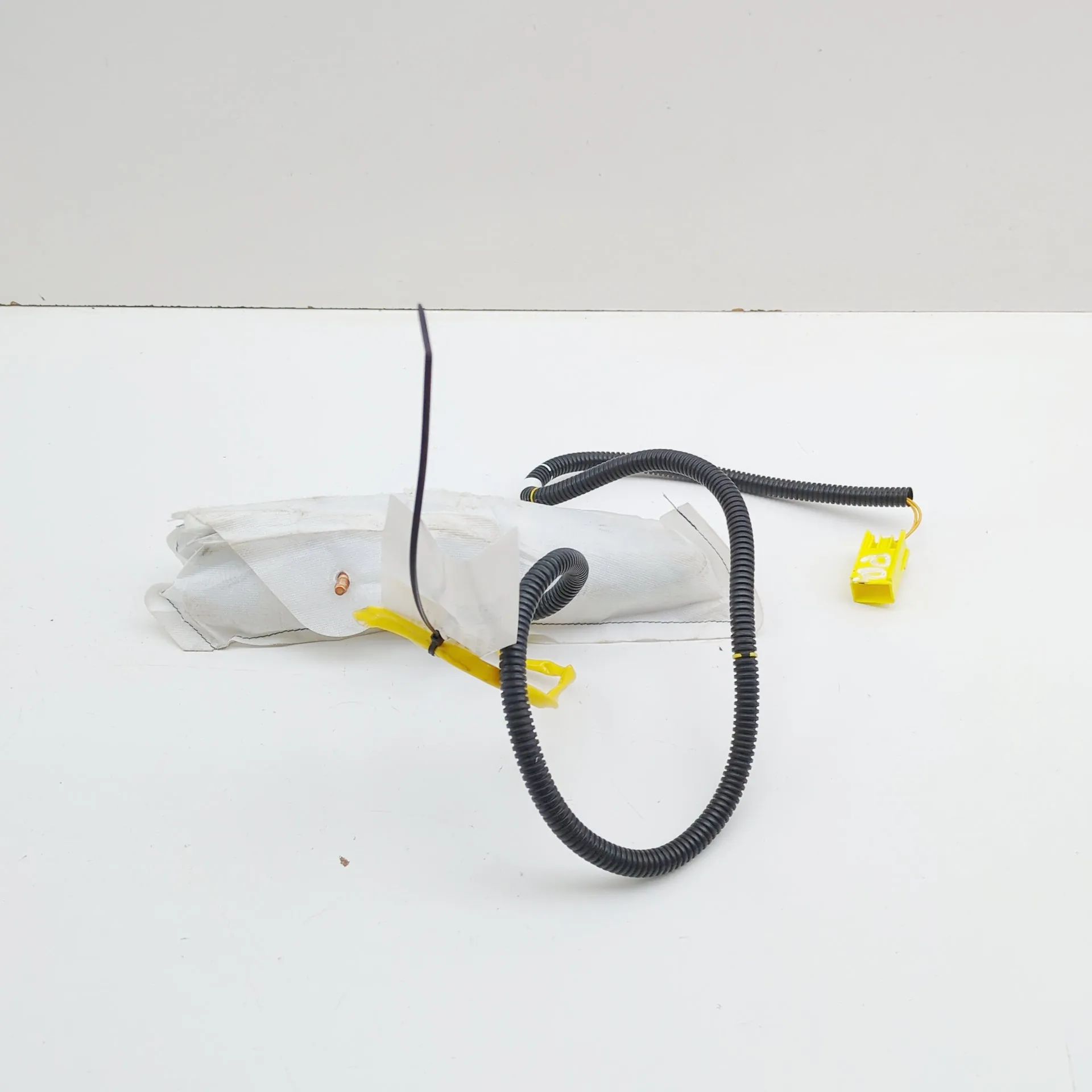 Mazda 3 (BM / BN) Seat airbag (SRS) — front right Seat airbag (SRS) — front right — MAZDA 3 (Seda...