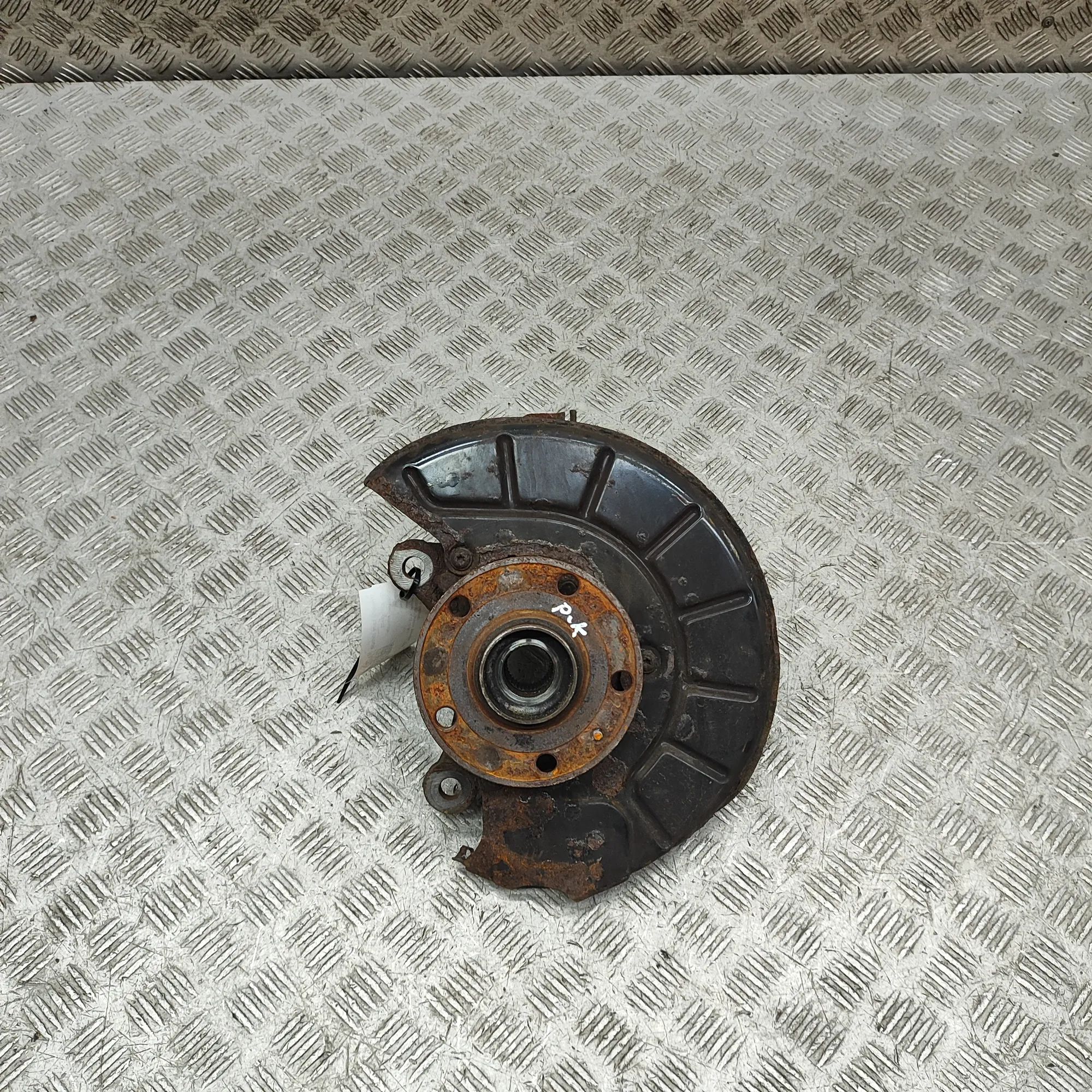 Audi Q3 (8U) Front Left Wheel Hub Front Left Wheel Hub — AUDI Q3 (8U) (2011-2018)...