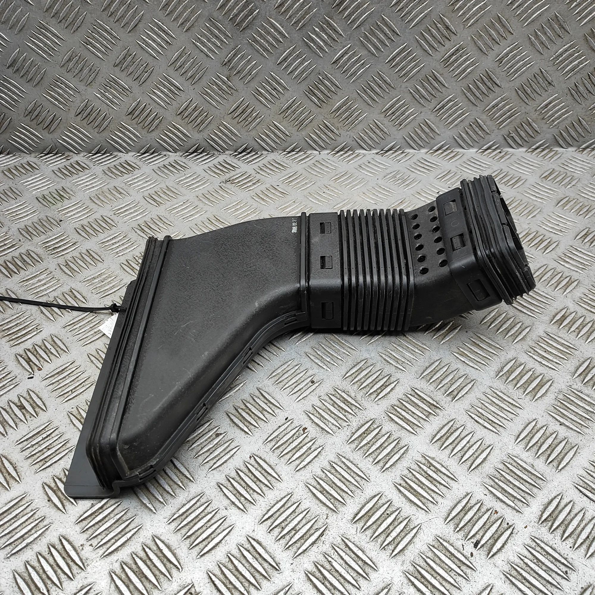 Kia Sorento Air Intake Tube