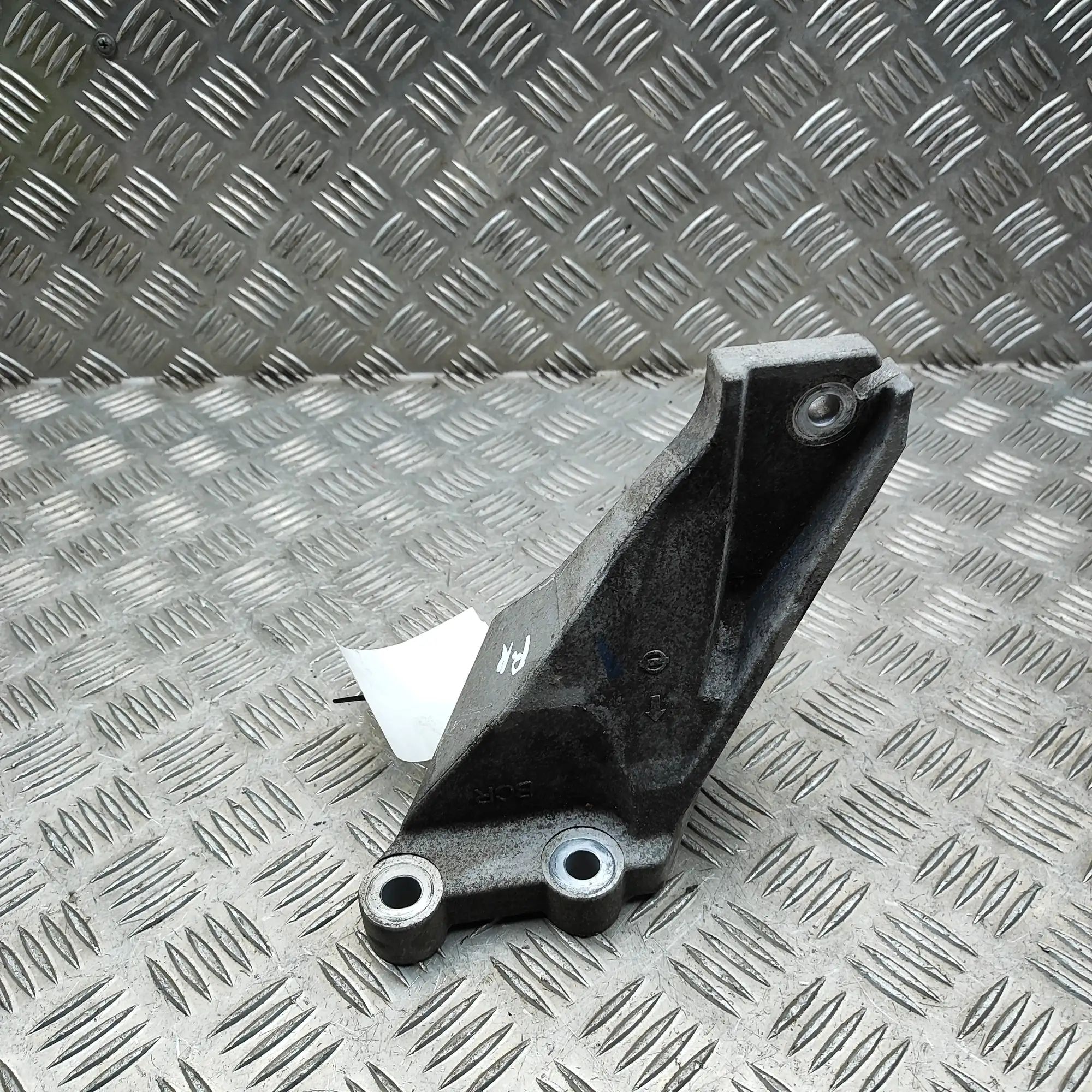 Nissan Leaf Left Side Engine Bracket Left Side Engine Bracket — NISSAN LEAF (ZE1) (2...