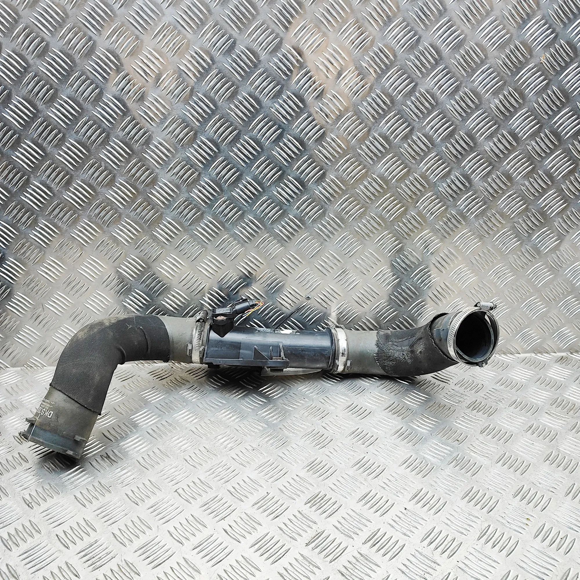 Audi Q5 (8R) Air intake hose/pipe Air intake hose/pipe — AUDI Q5 (8R) (2008-2017)...