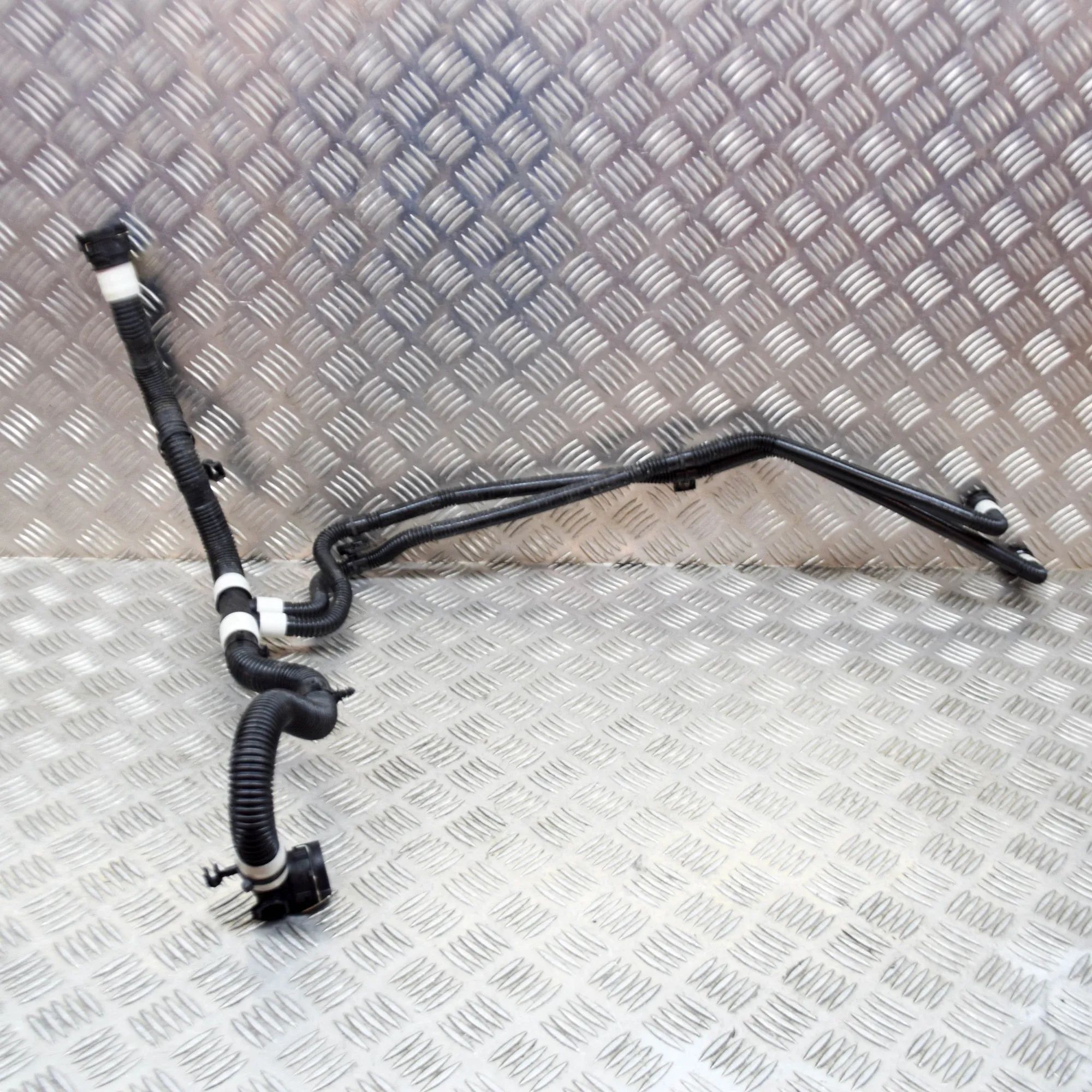 Tesla Model 3 Coolant hose Coolant hose — TESLA MODEL 3 (2018-...) — 10775...