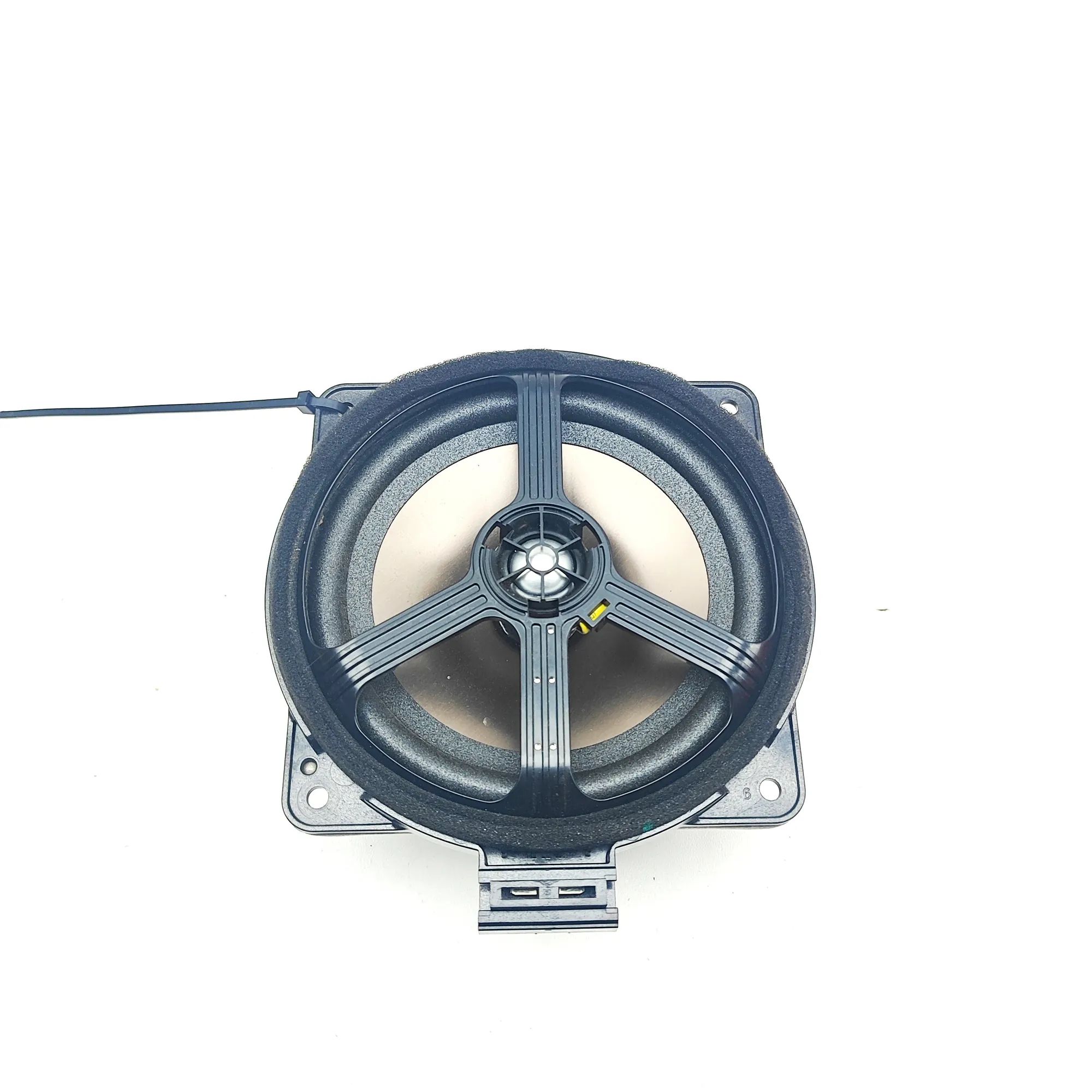 Hyundai Santa Fe Rear Right Door Speaker Rear Right Door Speaker — HYUNDAI SANTA (FÉ III...