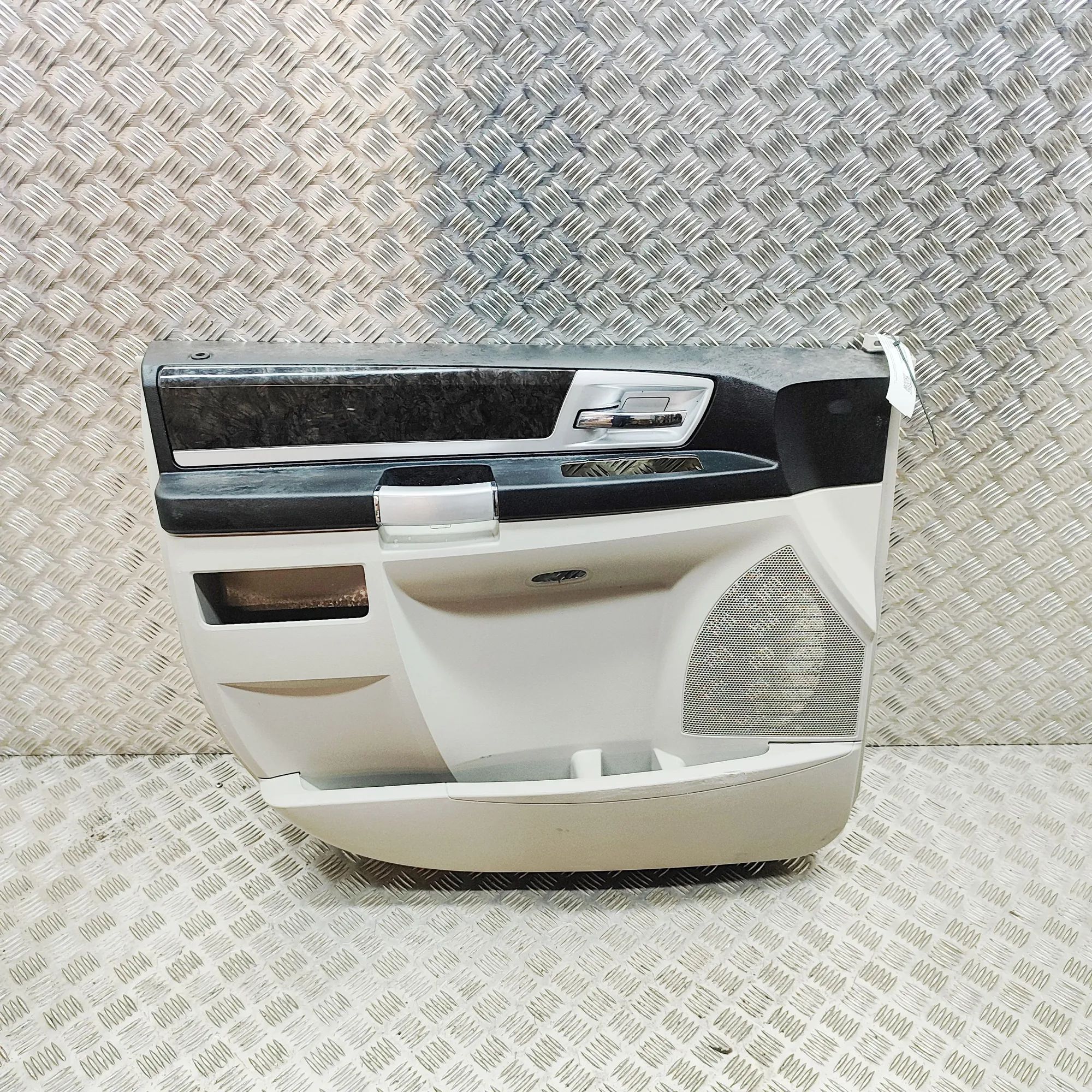 Chrysler Grand Voyager / Town & Country Front Right Door Panel Front Right Door Panel — CHRYSLER GRAND (VOYAGE...