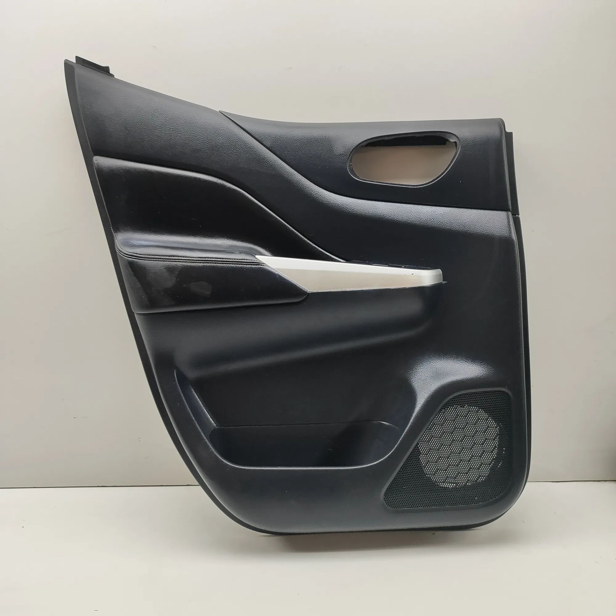 Nissan Navara (D23) Rear Left Door Panel Rear Left Door Panel — NISSAN NAVARA (Flatbed D...