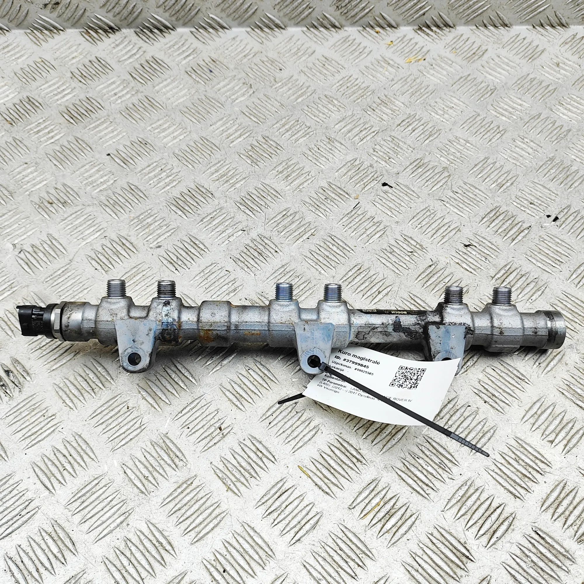 Land Rover Range Rover (L405) Fuel rail — left Fuel rail — left — LAND ROVER RANGE ROVER (IV L...