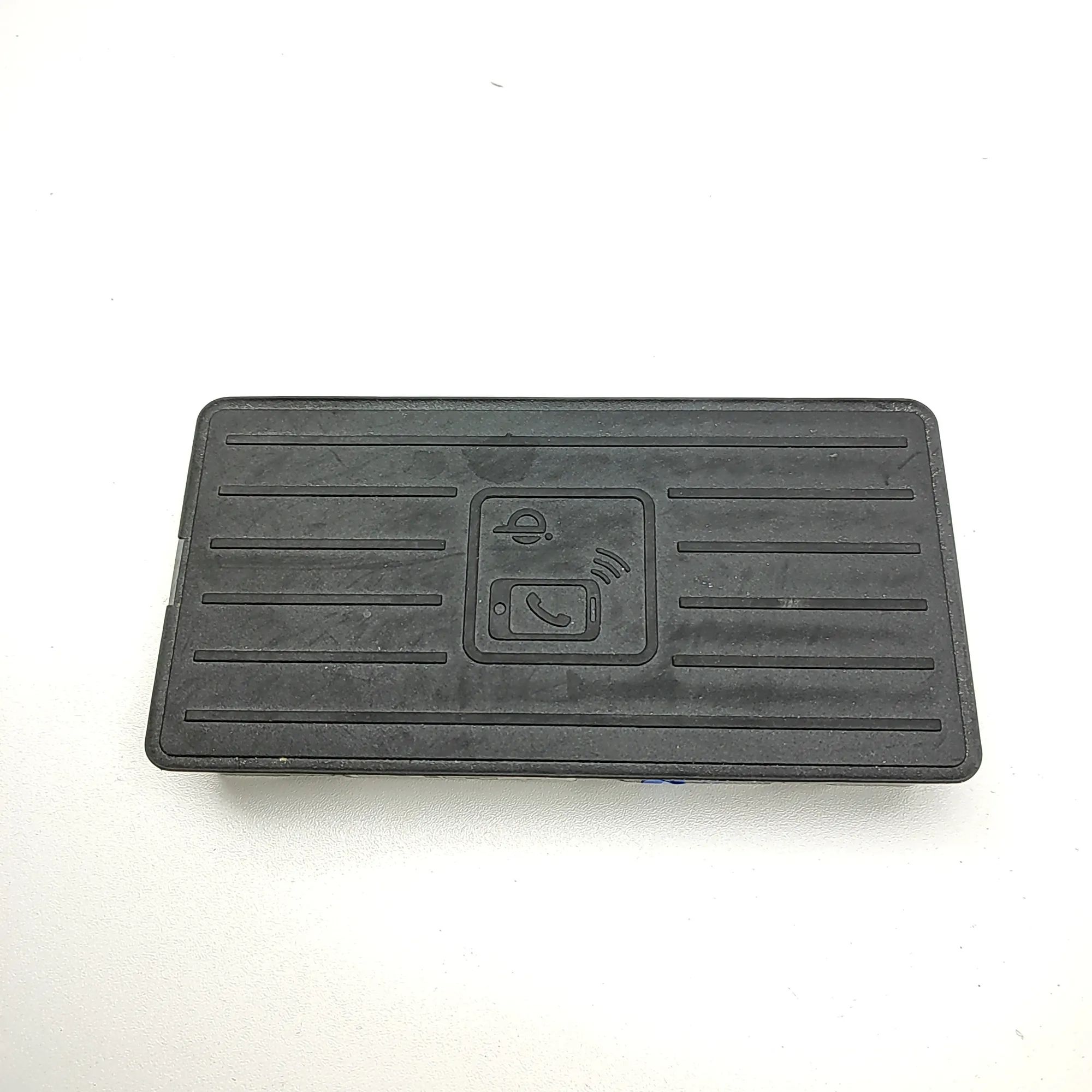 Audi Q3 (F3) Wireless charging pad Wireless charging pad — AUDI Q3 (F3) (2018-...)...