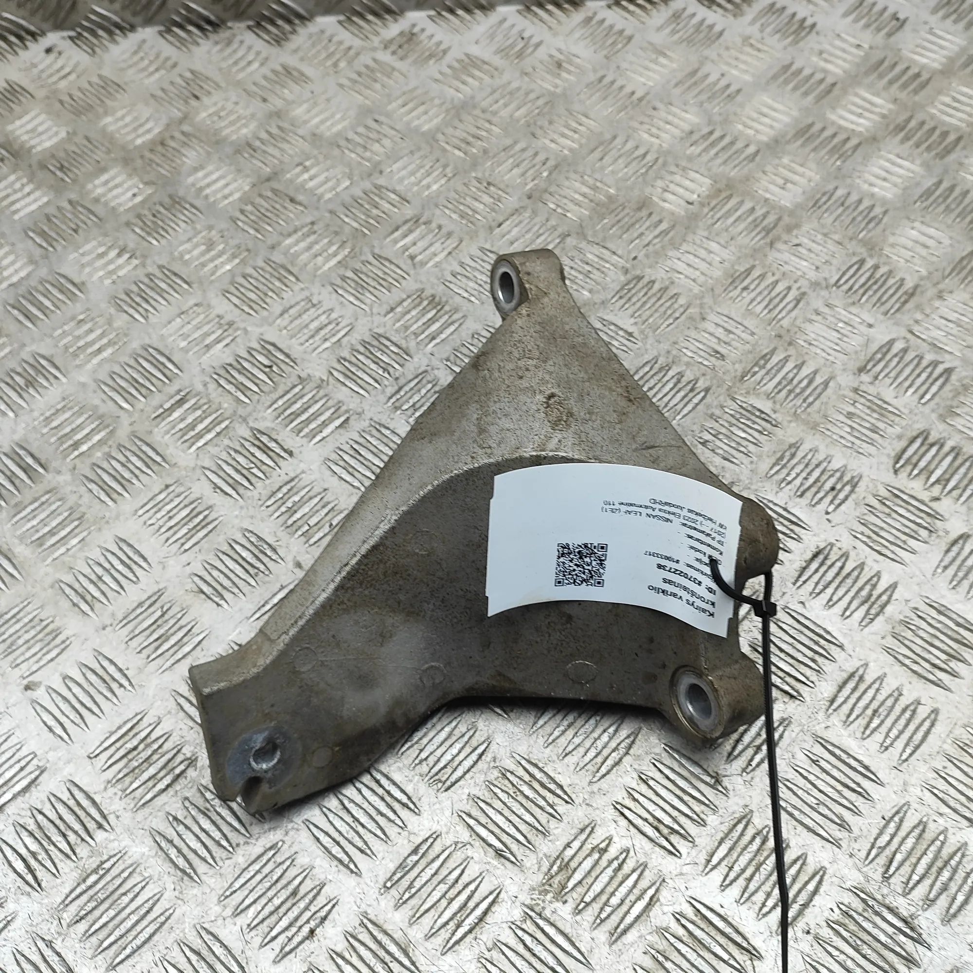 Nissan Leaf Left Side Engine Bracket Left Side Engine Bracket — NISSAN LEAF (ZE1) (2...