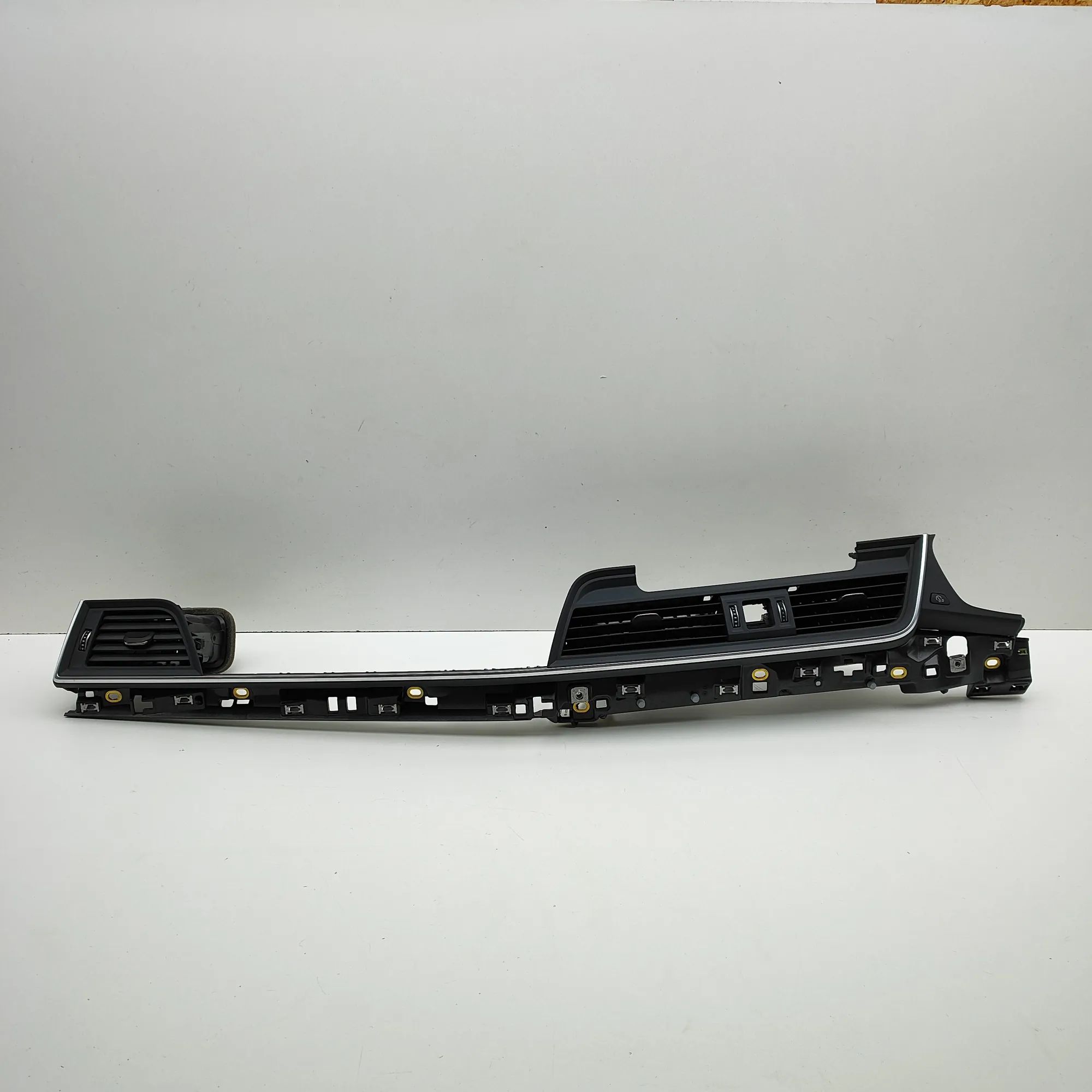 Audi Q5 (FY) Dashboard Trim Dashboard trim — AUDI Q5 (FY) (2016-...) — 80C8...
