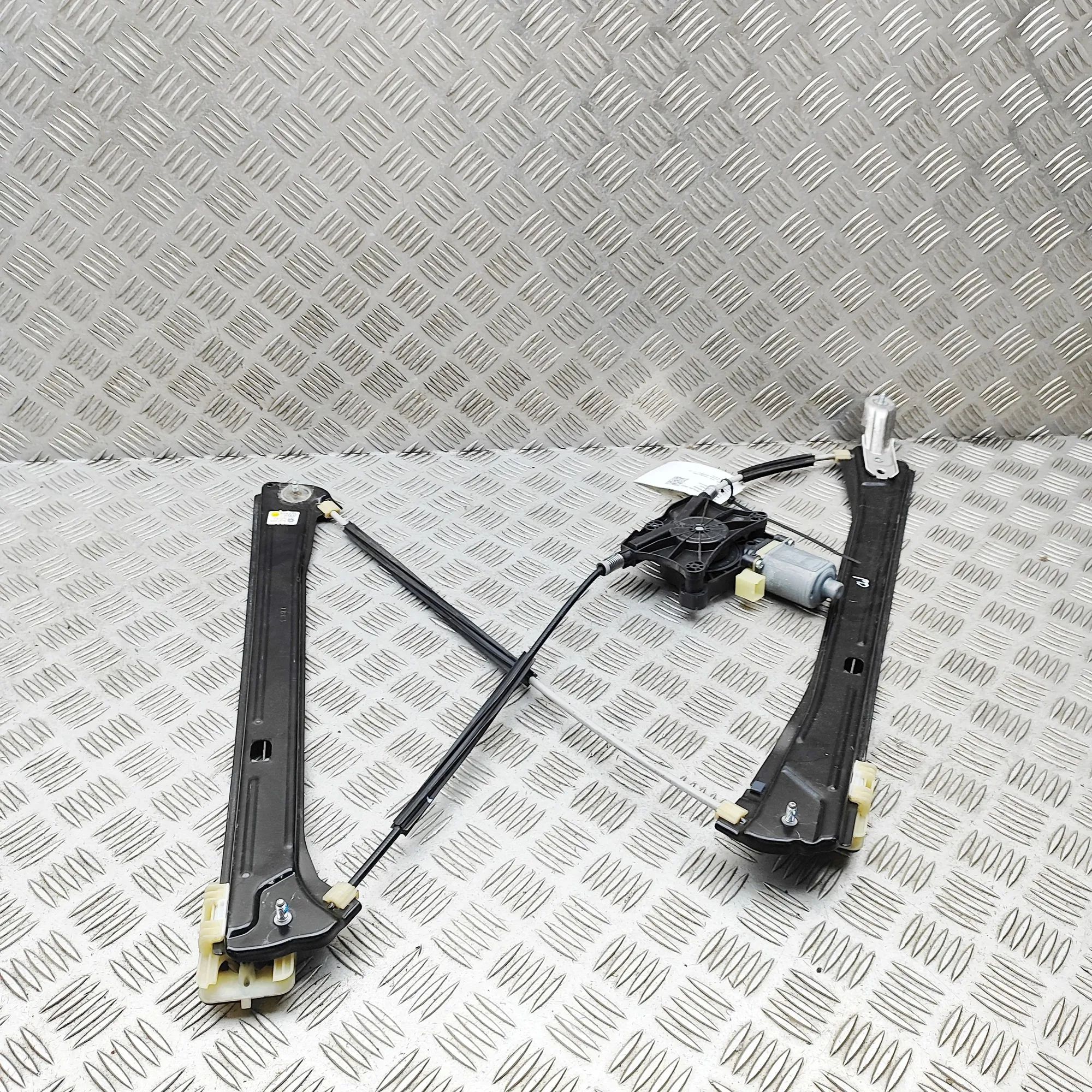 Seat Tarraco Front Right Door Window Regulator Front Right Door Window Regulator — SEAT TARRAC...