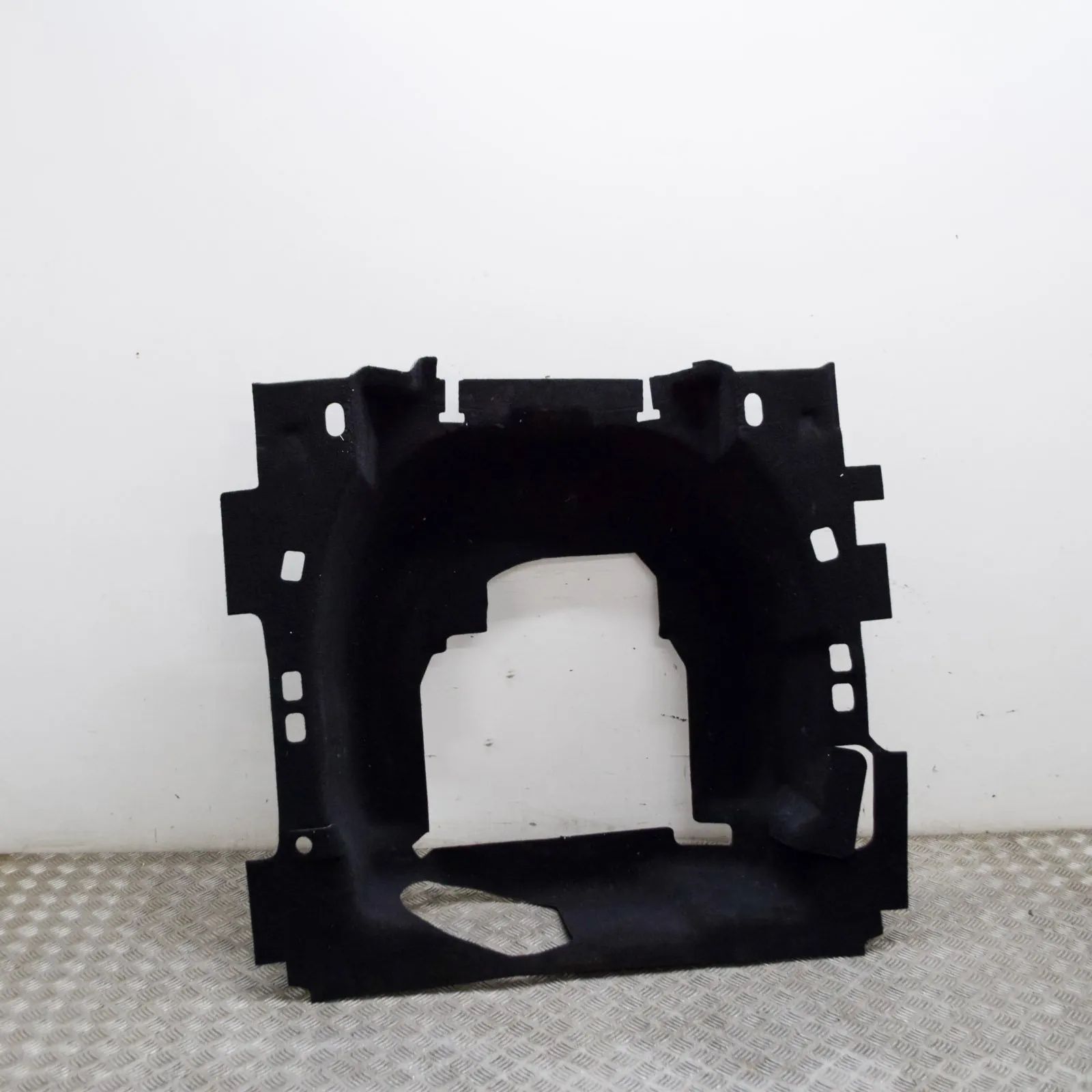 Land Rover Range Rover (L405) Spare wheel section trim Spare wheel section trim — LAND ROVER RANGE ROV...