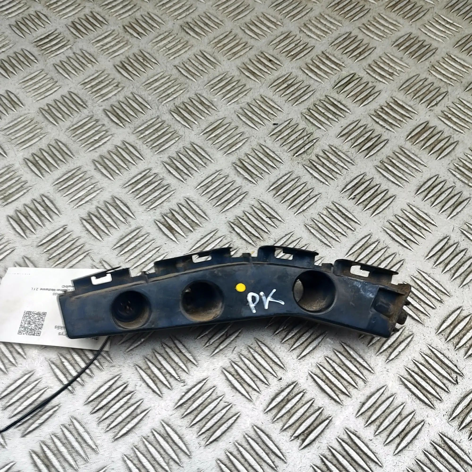 Jeep Compass Front Left Bumper Bracket Front Left Bumper Bracket — JEEP COMPASS (MK49)...