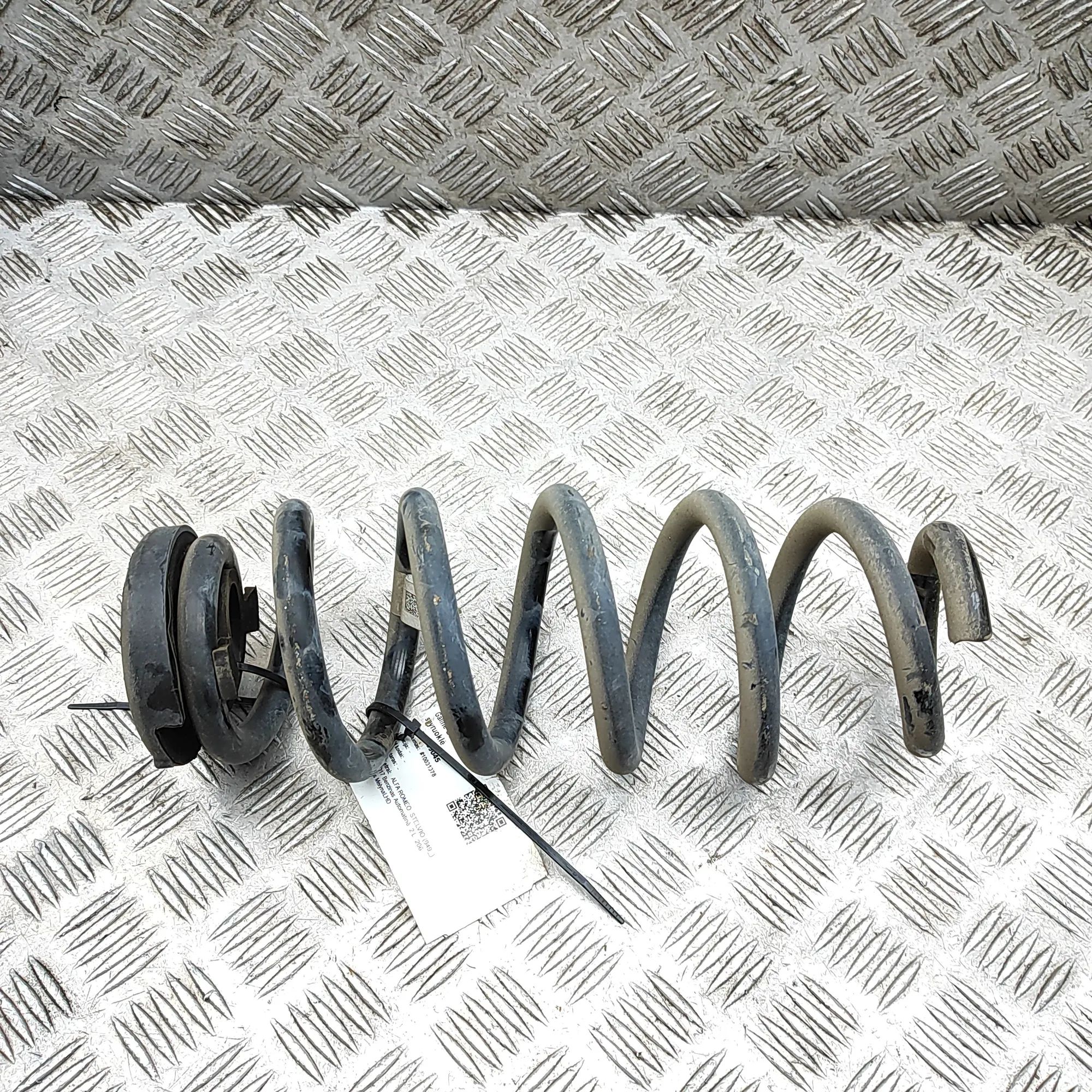 Alfa-Romeo Stelvio Coil spring — rear right Coil spring — rear right — ALFA ROMEO STELVIO (...
