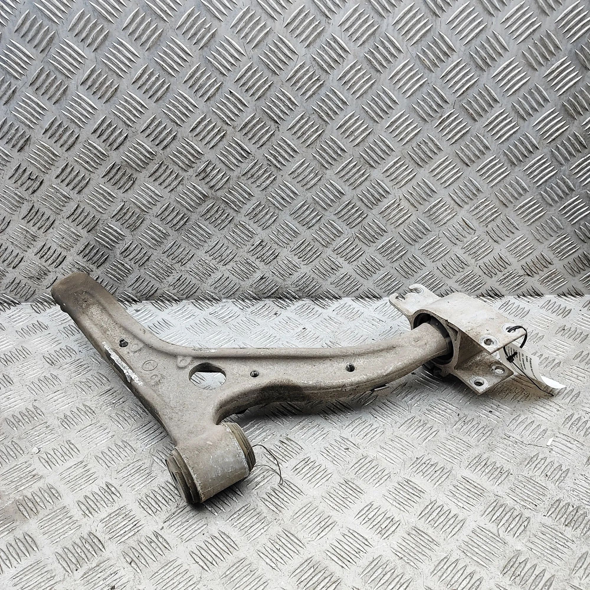 Mercedes-Benz CLA (C117) Front Left Lower Control Arm