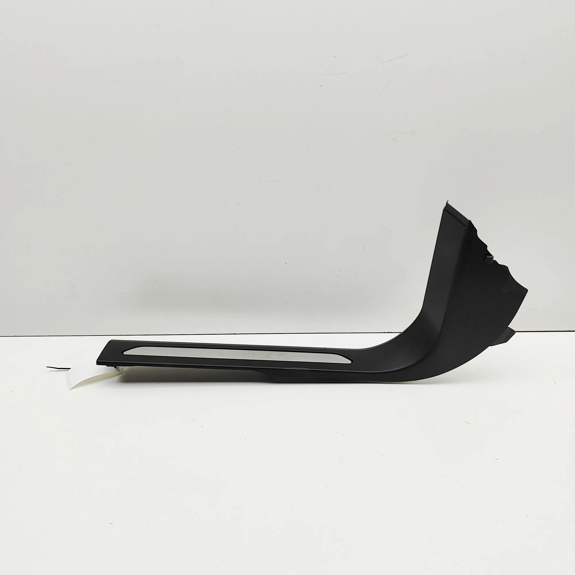 Land Rover Range Rover Evoque Interior sill trim — front left Interior sill trim — front left — LAND ROVER RA...
