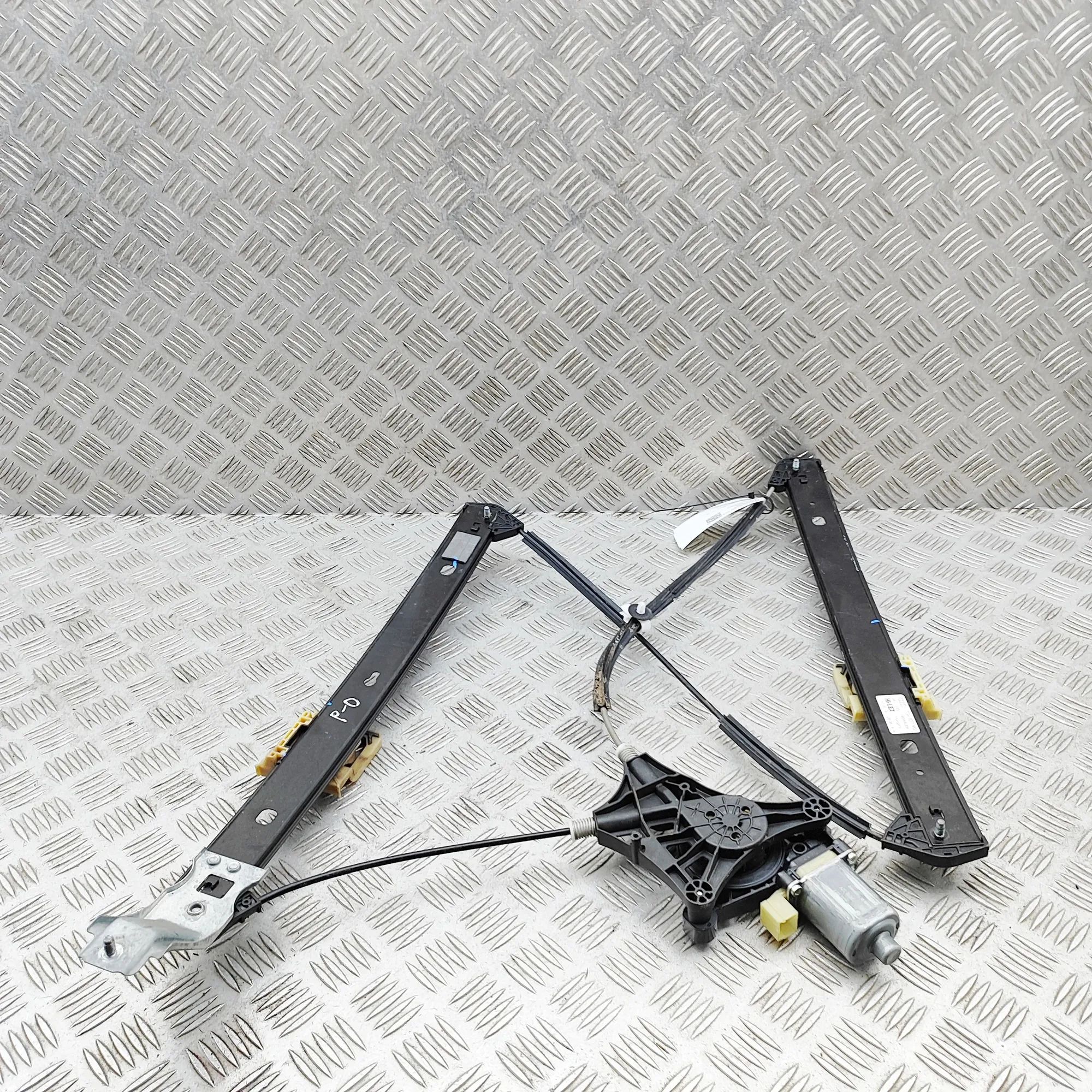 Audi Q3 (F3) Front Right Door Window Regulator Front Right Door Window Regulator — AUDI Q3 (F3...