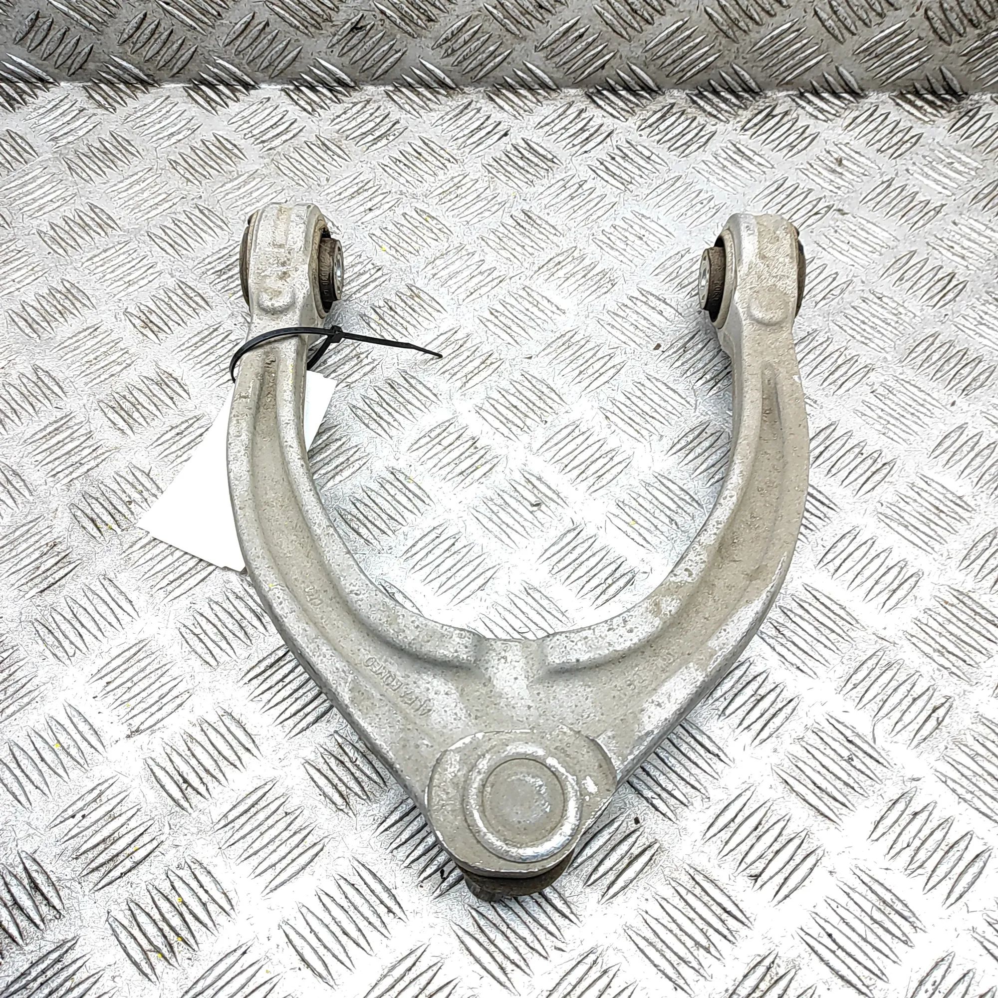 Alfa-Romeo Stelvio Front Right Upper Control Arm Front Right Upper Control Arm — ALFA ROMEO STEL...