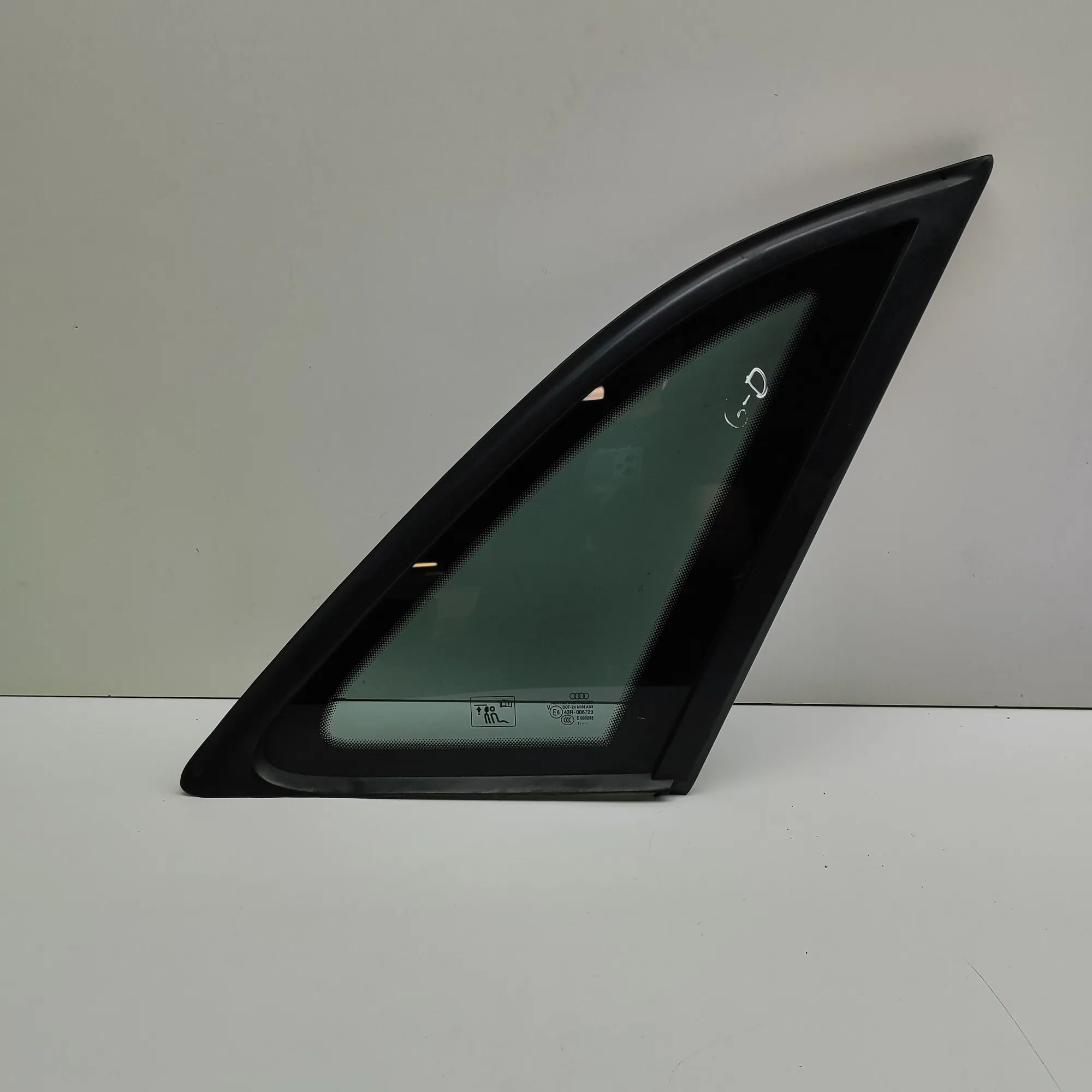Audi Q3 (8U) Rear Right Quarter Window Rear Right Quarter Window — AUDI Q3 (8U) (2011-...