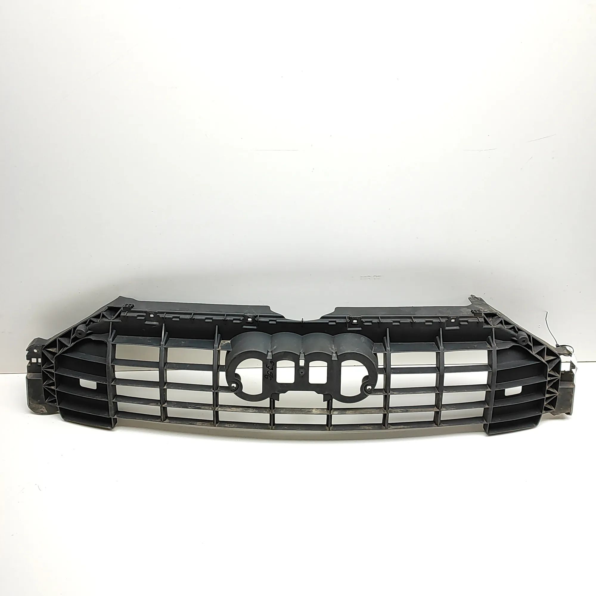 Audi Q3 (F3) Radiator Grille Radiator grille — AUDI Q3 (F3) (2018-...) — 83A...
