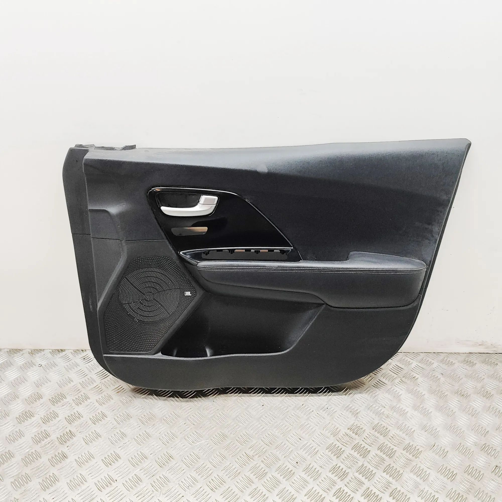 Kia Niro Front Right Door Panel Front Right Door Panel — KIA NIRO (2016-...) — ...
