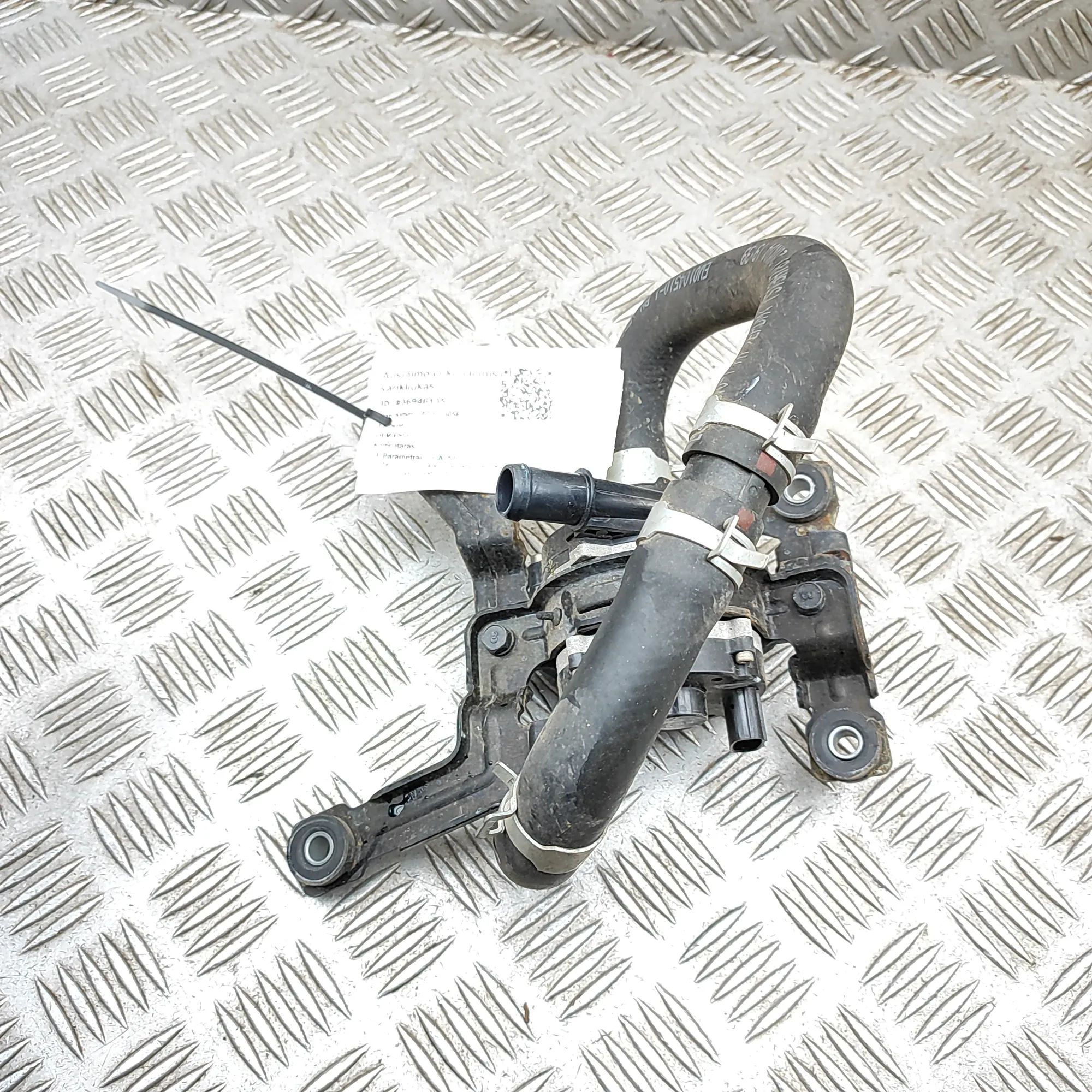 Kia Niro Auxiliary Water Pump Auxiliary Water Pump — KIA NIRO (2016-...) — 37...