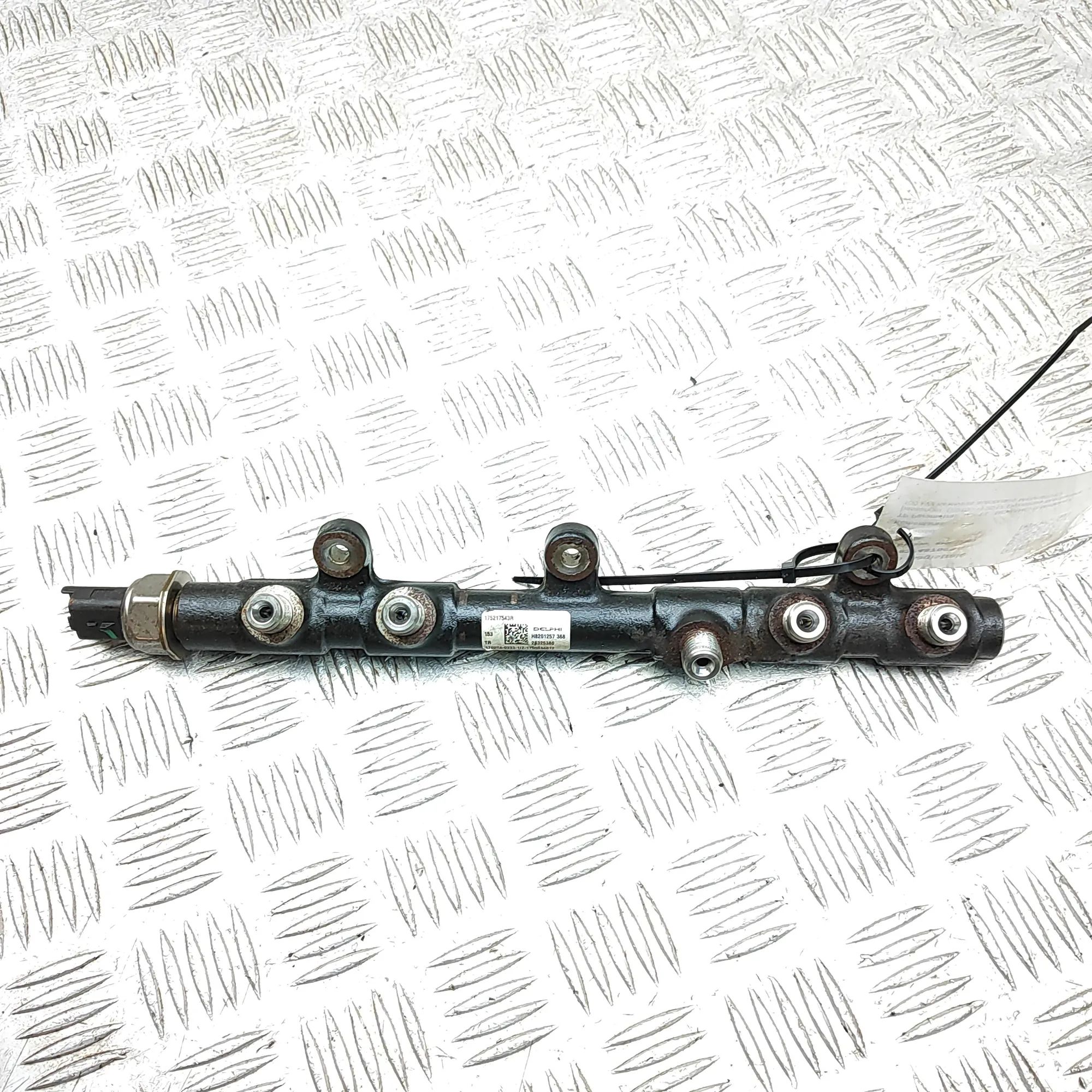 Opel Movano (B) Fuel Rail Fuel rail — OPEL MOVANO (B Minibus / passenger)...