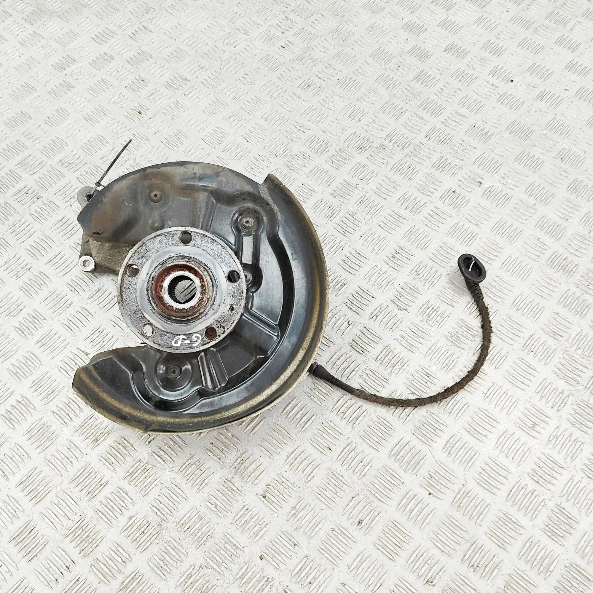 Audi Q3 (8U) Rear Right Wheel Hub Rear Right Wheel Hub — AUDI Q3 (8U) (2011-2018)...