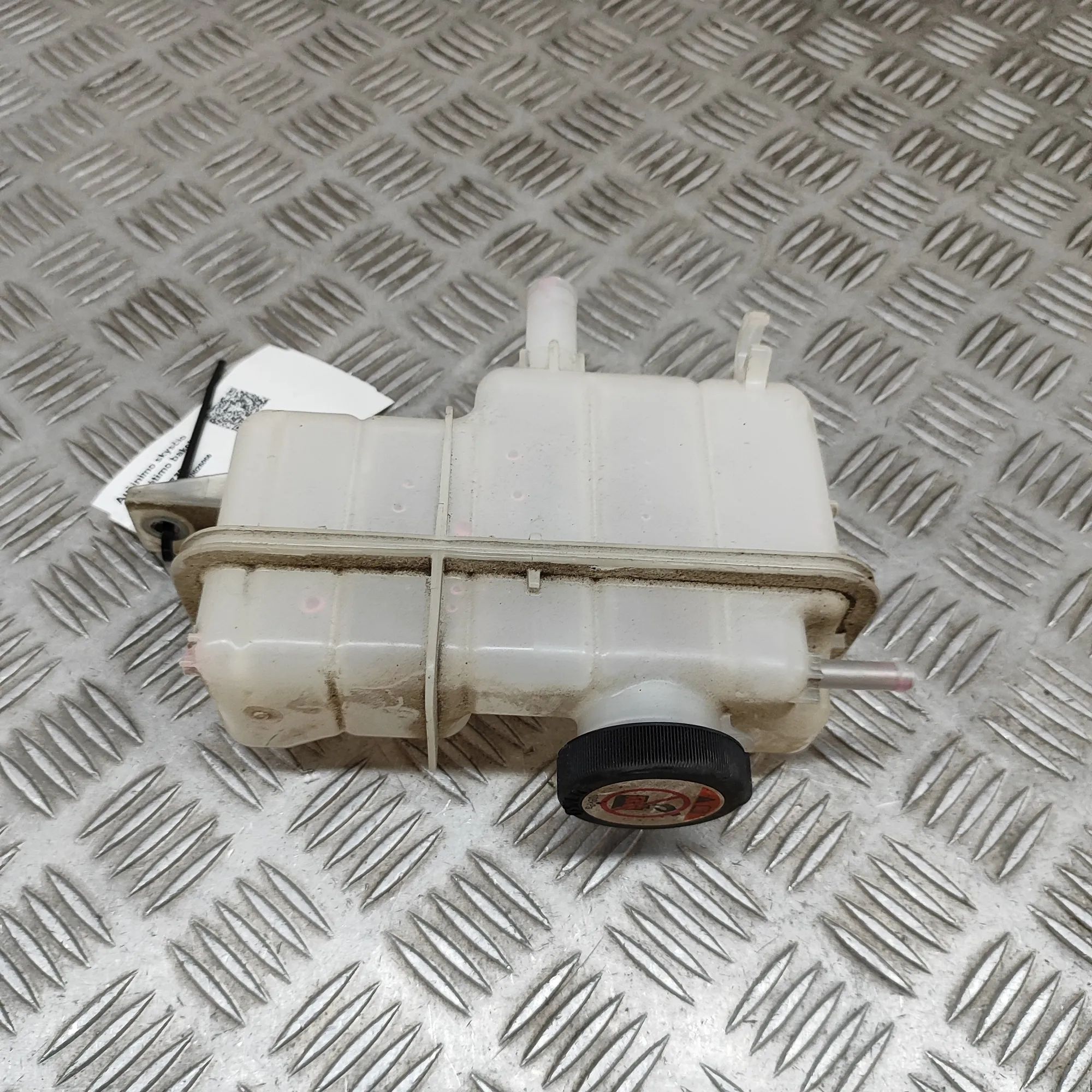 Lexus RX Coolant Expansion Tank Coolant Expansion Tank — LEXUS RX (_L2_) (2015-...