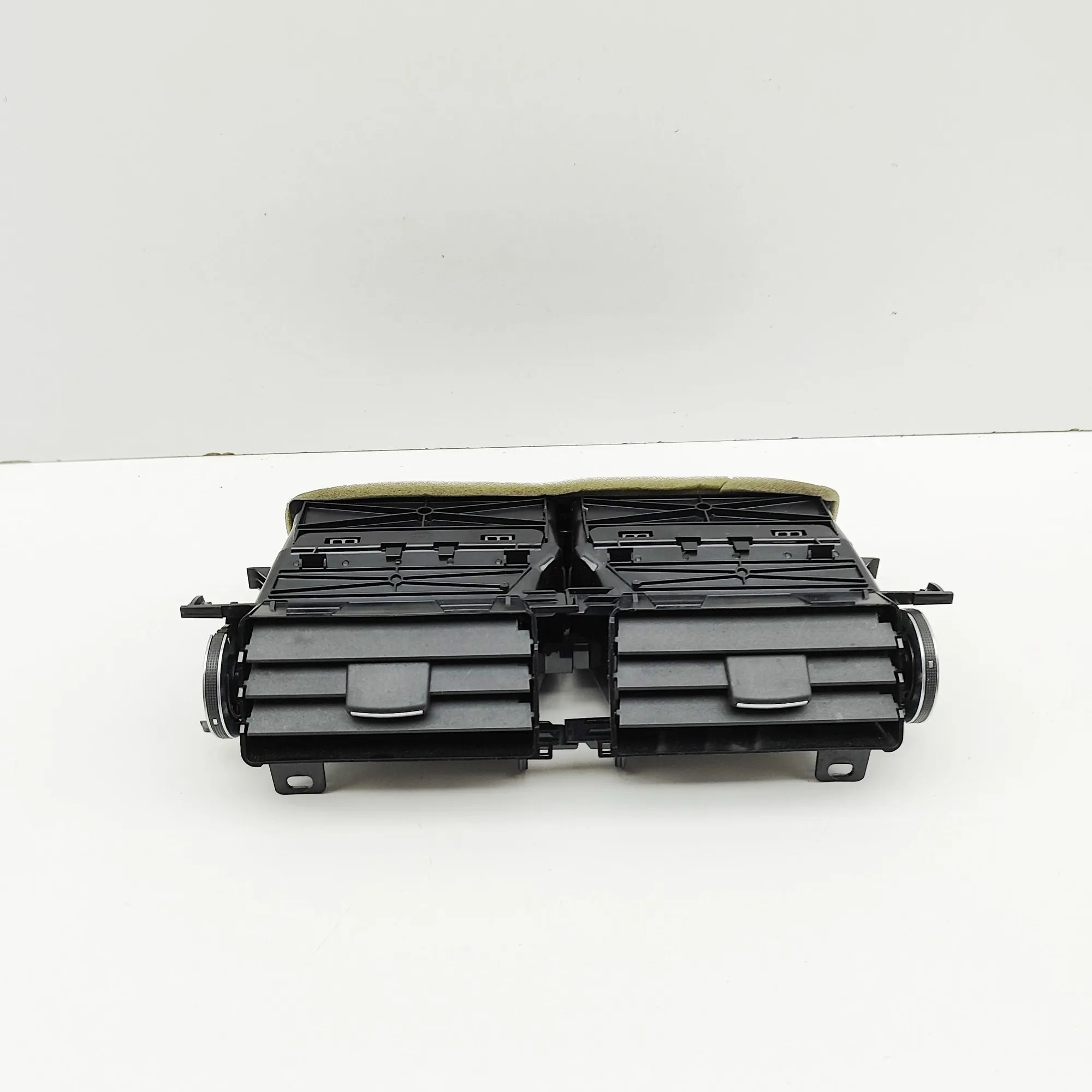 Land Rover Discovery Dashboard Air Vents Dashboard Air Vents — LAND ROVER DISCOVERY (V L...