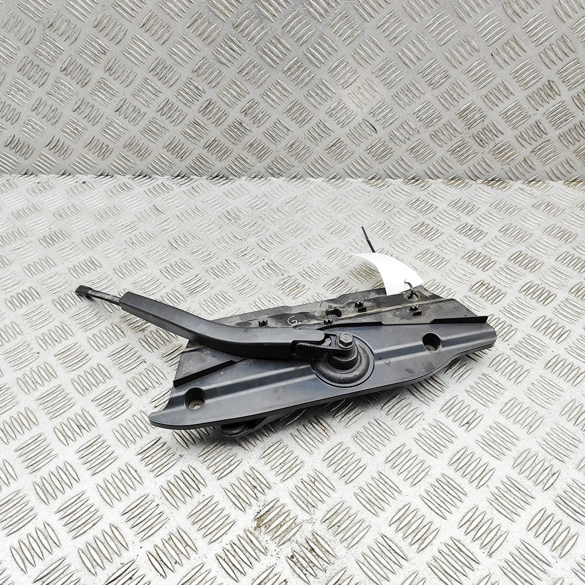 Land Rover Range Rover Evoque Rear window wiper Rear window wiper — LAND ROVER RANGE ROVER EVOQ...