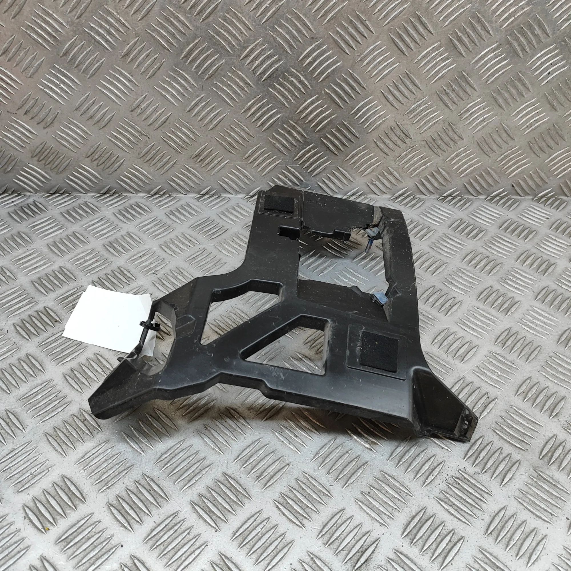 Mazda MX-30 Front Left Bumper Bracket Front Left Bumper Bracket — MAZDA MX-30 (DR) (2...