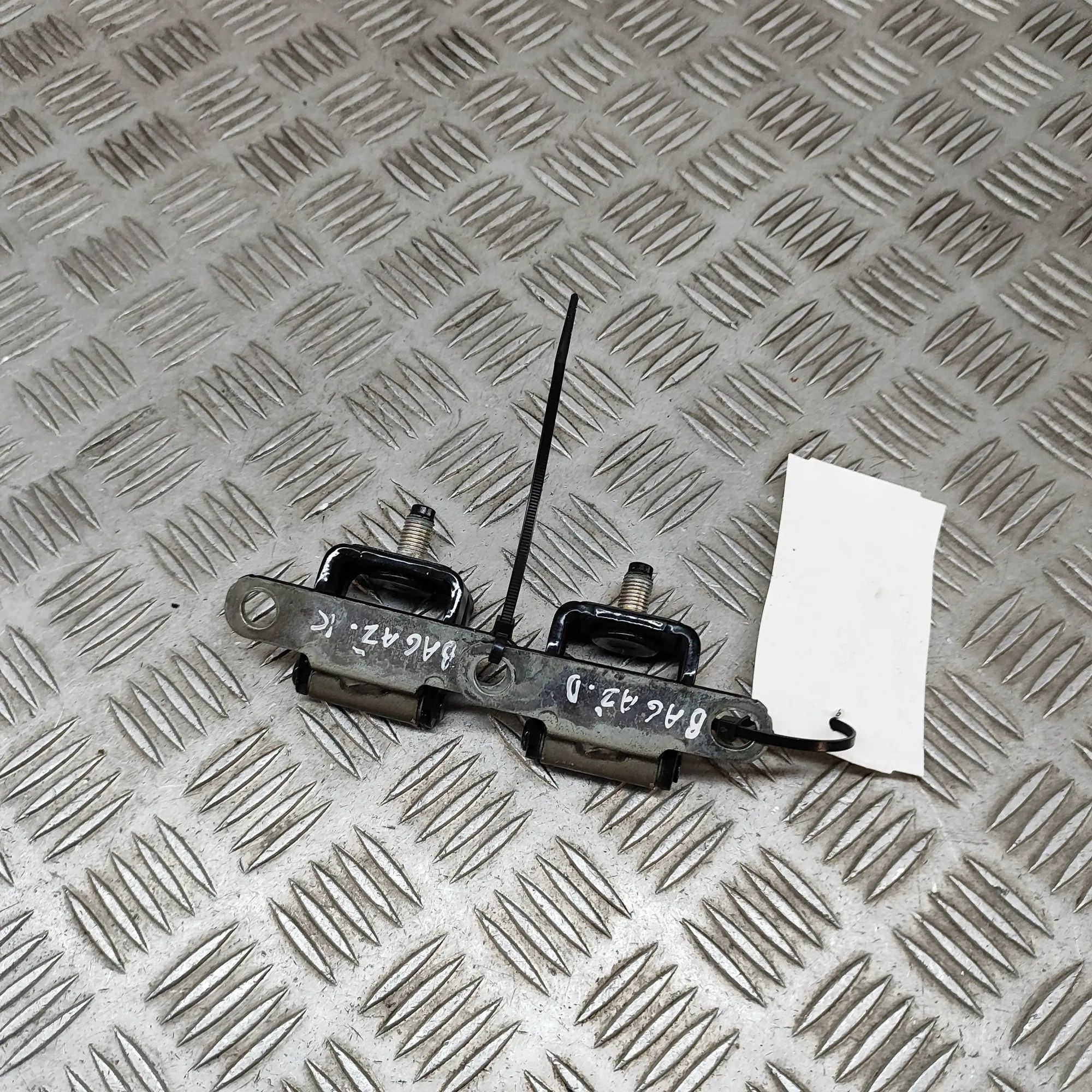 Kia Niro Tailgate hinge set Tailgate hinge set — KIA NIRO (II) (2022-...) —...