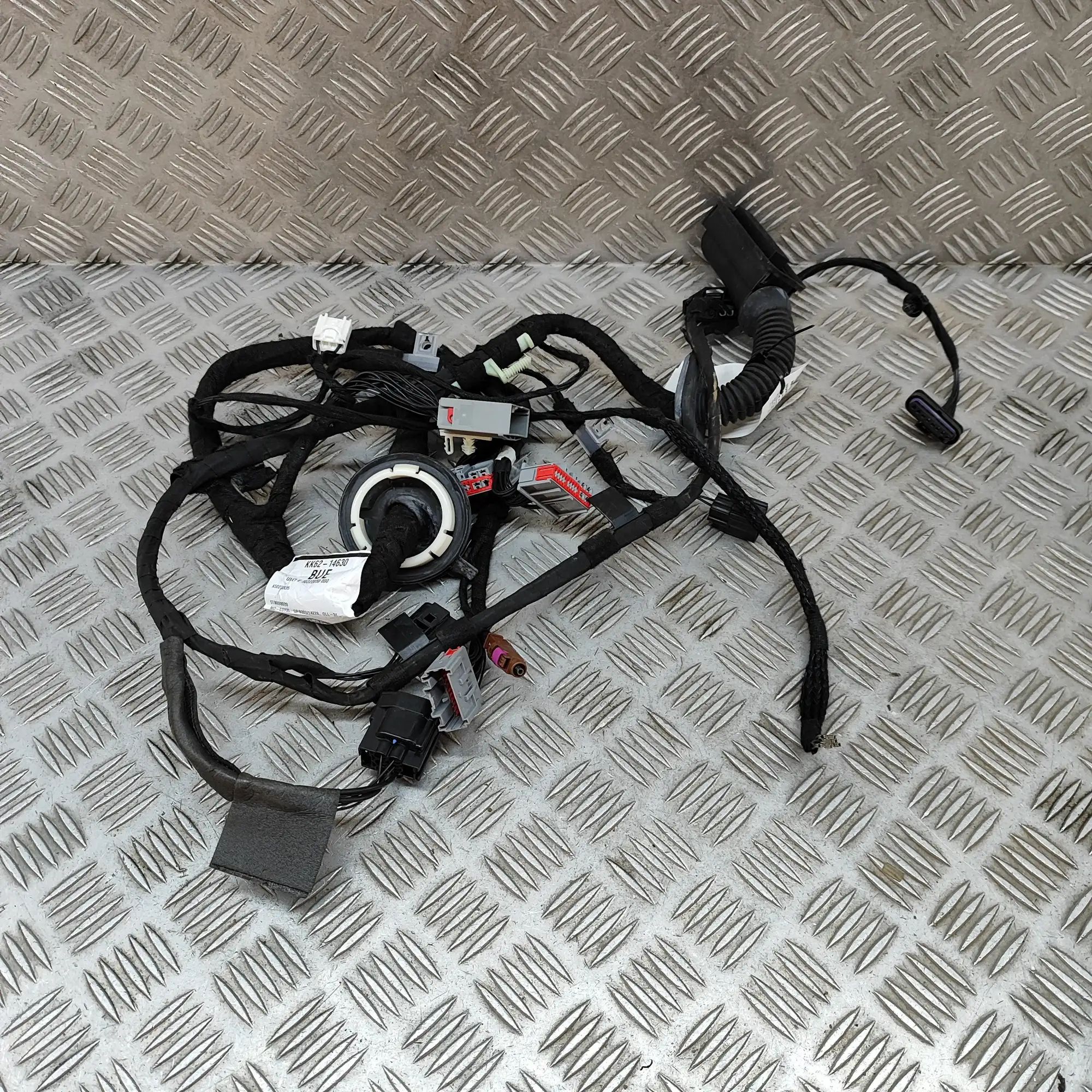 Land Rover Range Rover Sport (L494) Door wiring — front left Door wiring — front left — LAND ROVER RANGE ROV...