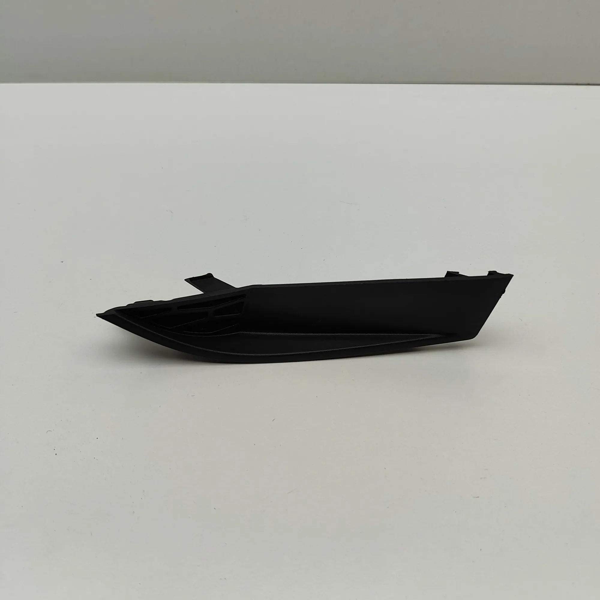 Land Rover Discovery Sport Fog light trim Fog light trim — LAND ROVER DISCOVERY SPORT (L5...