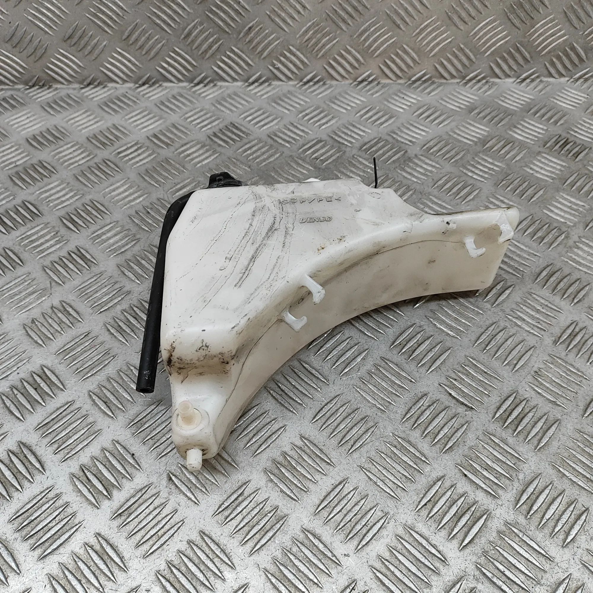 Lexus RX Coolant Expansion Tank Coolant Expansion Tank — LEXUS RX (_L1_) (2008-...