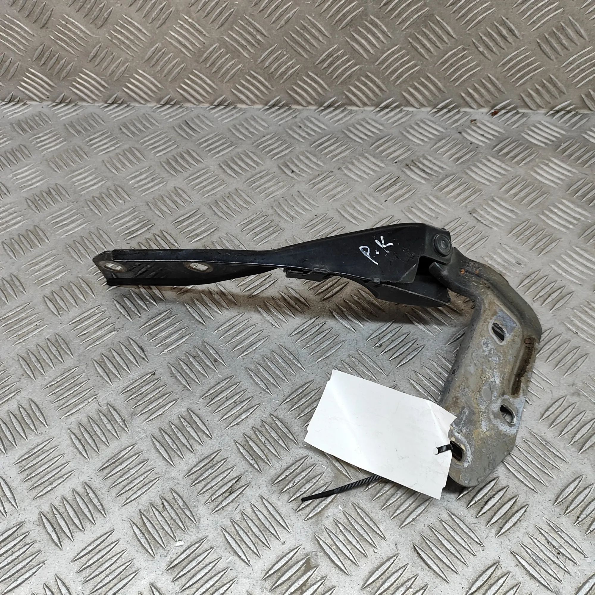 Porsche Cayenne Bonnet hinge — front left Bonnet hinge — front left — PORSCHE CAYENNE (92...