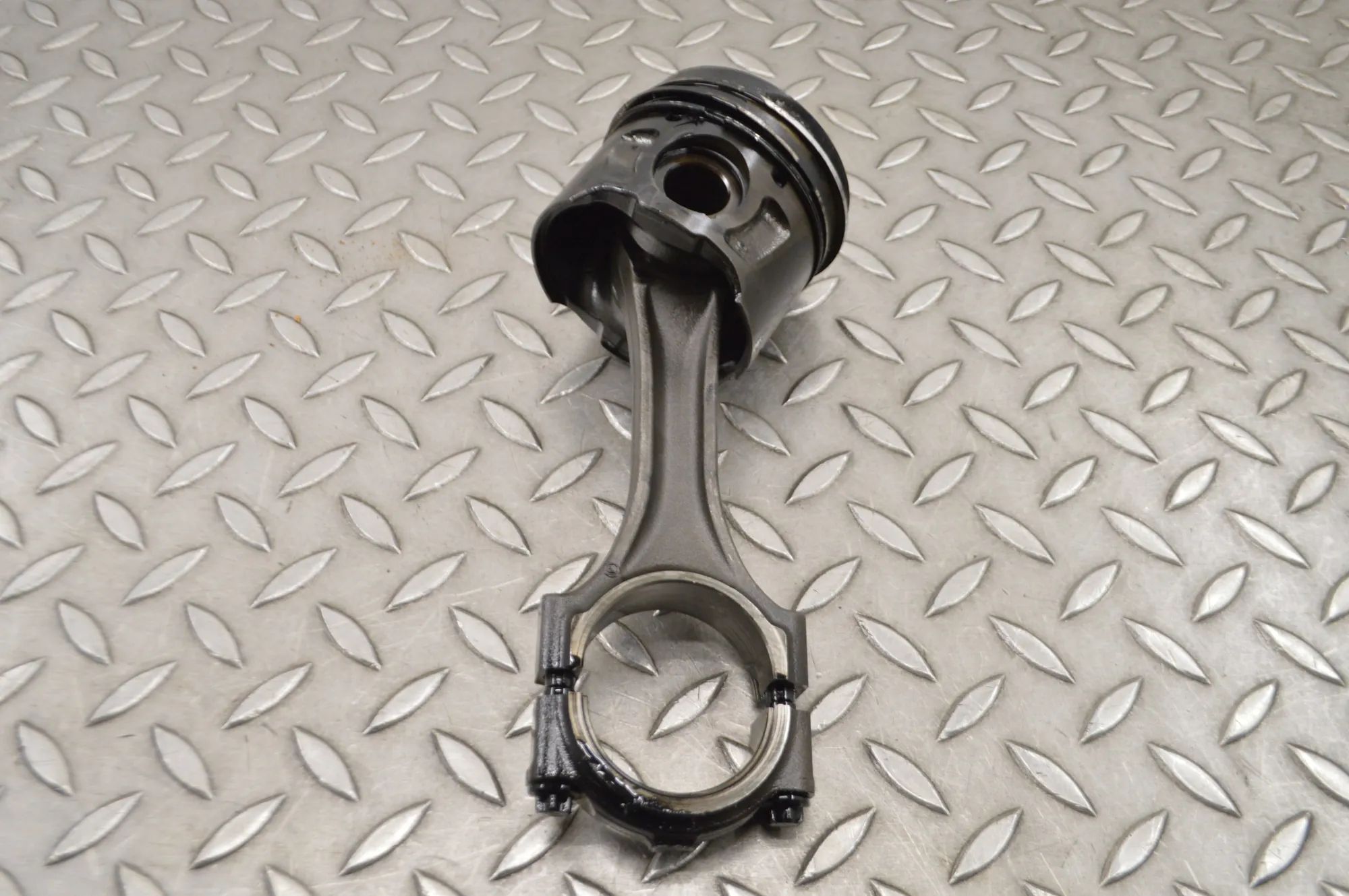 Jaguar XF Piston Piston — JAGUAR XF (X250) (2008-2015)

Generati...