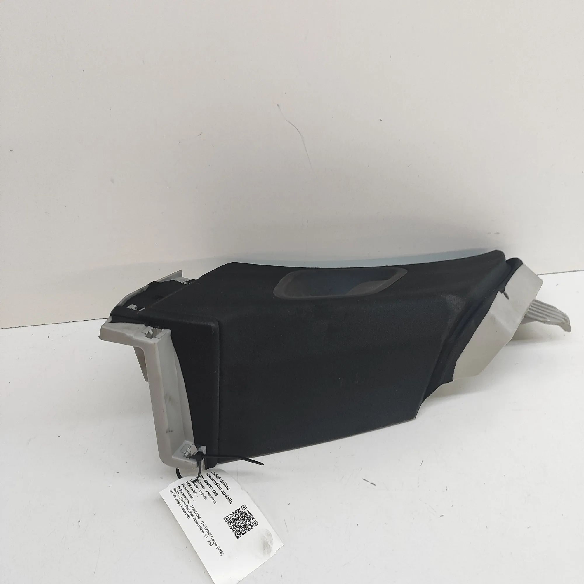 Porsche Cayenne Right Side Pillar Trim Right Side Pillar Trim — PORSCHE CAYENNE (Coupe...